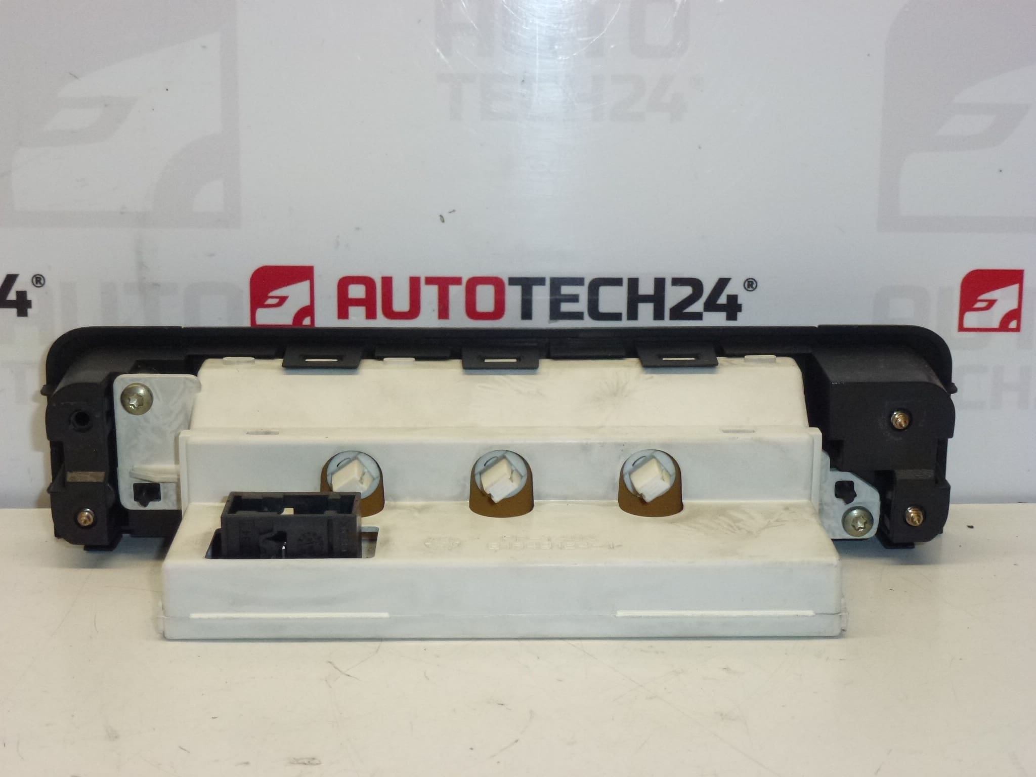 Rádio e monitor de computador Peugeot 406 9640975877 6155P8