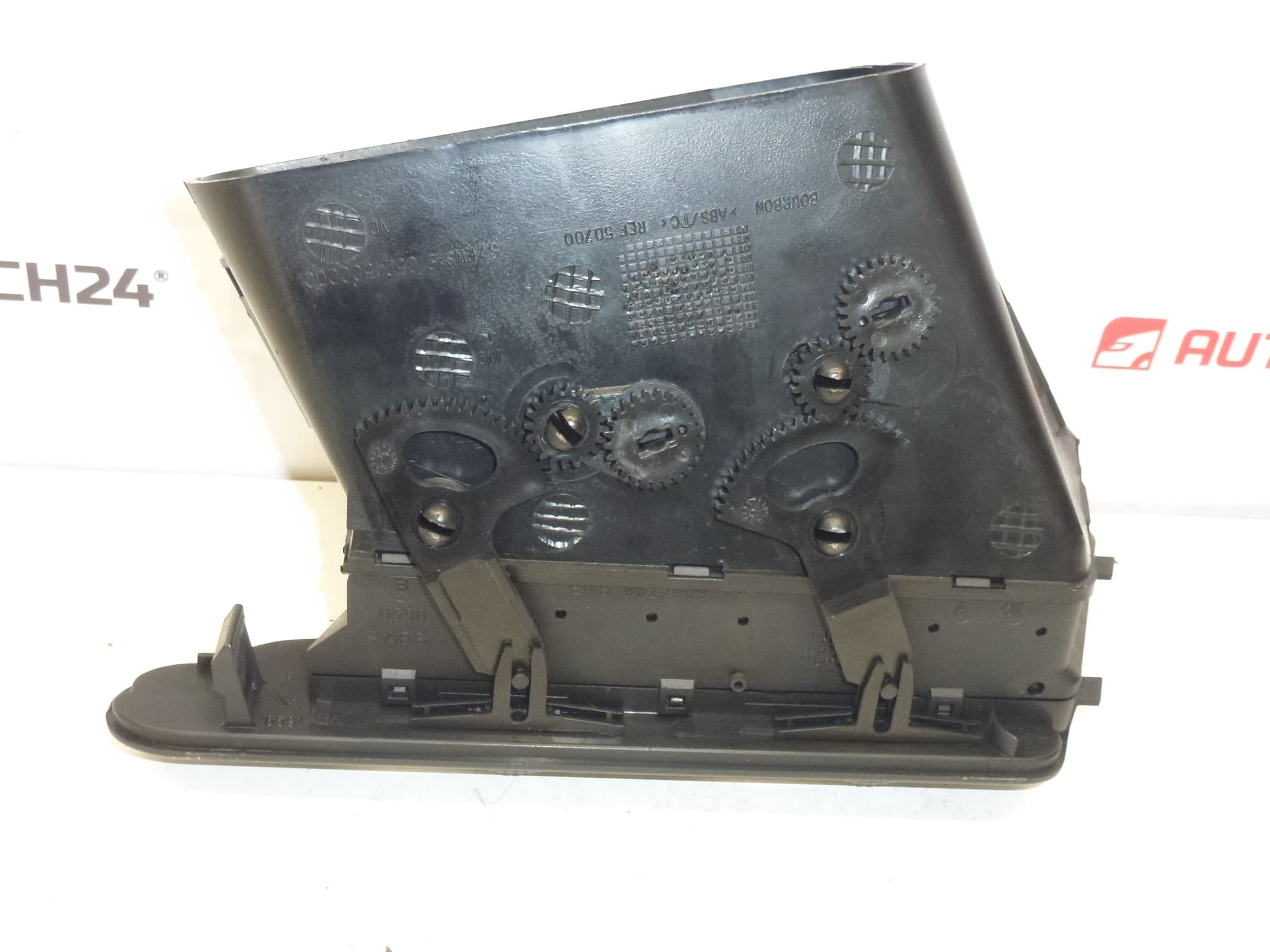 Saída de ar central Citroën Berlingo I e Peugeot Partner I 8265A9