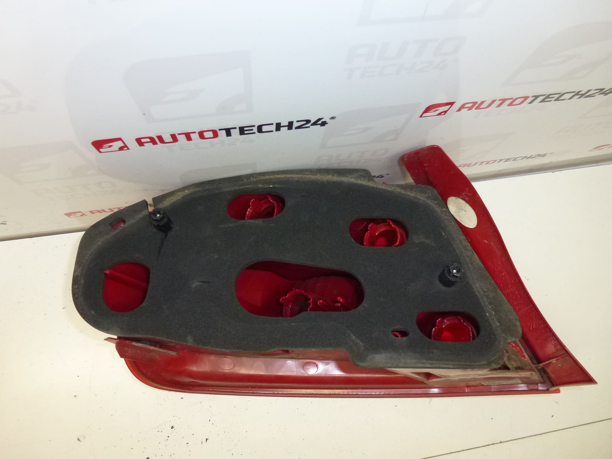 Lâmpada traseira direita Peugeot 407 sedan 6351HP