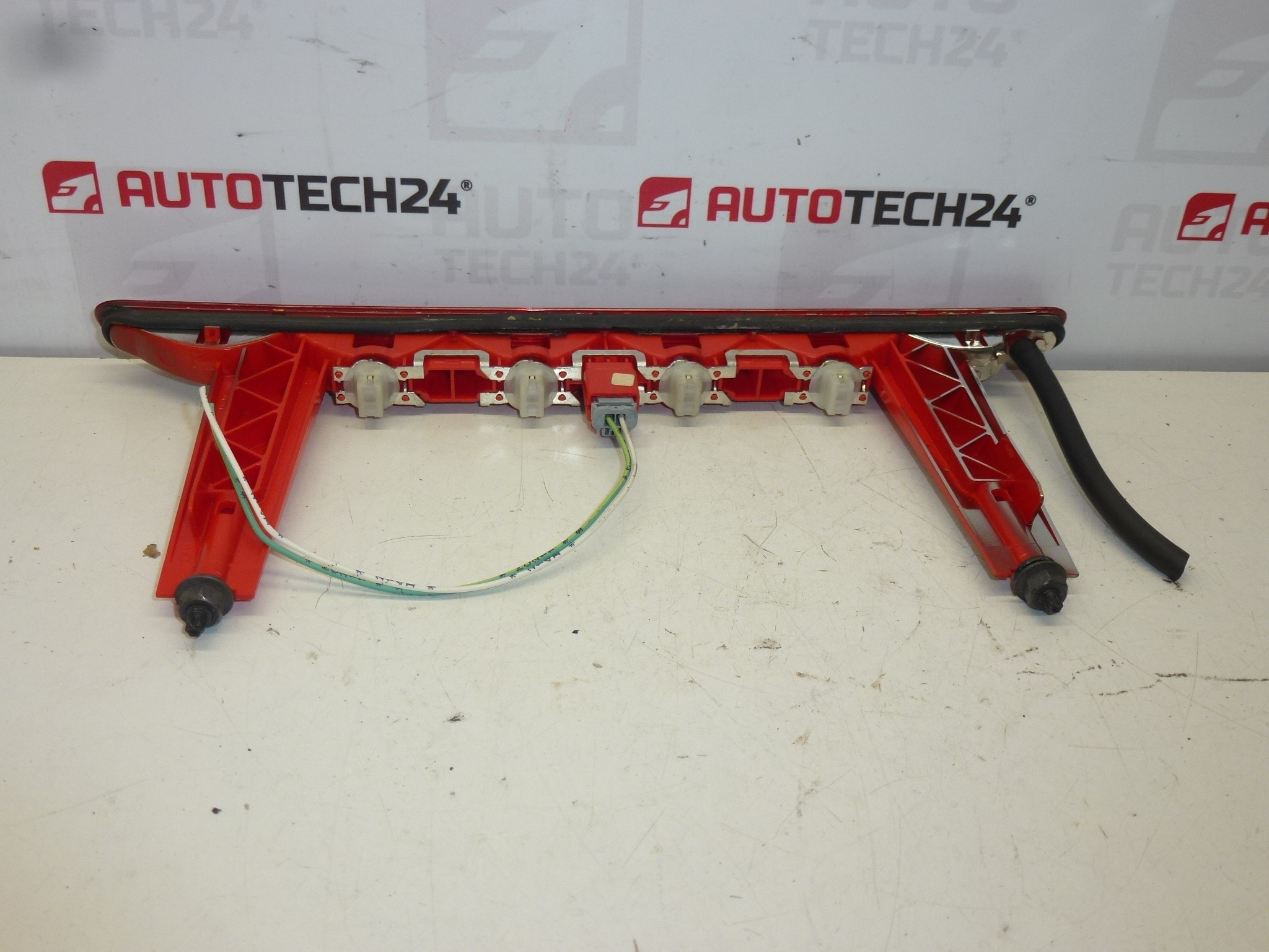 Terceira luz de freio Peugeot 308 SW 9681704280 6350EY