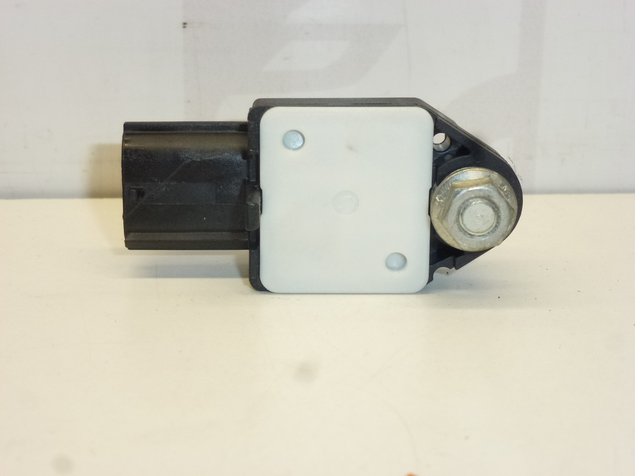 Sensor de impacto lateral Citroën C1 Peugeot 107 89831-02020 8216HY