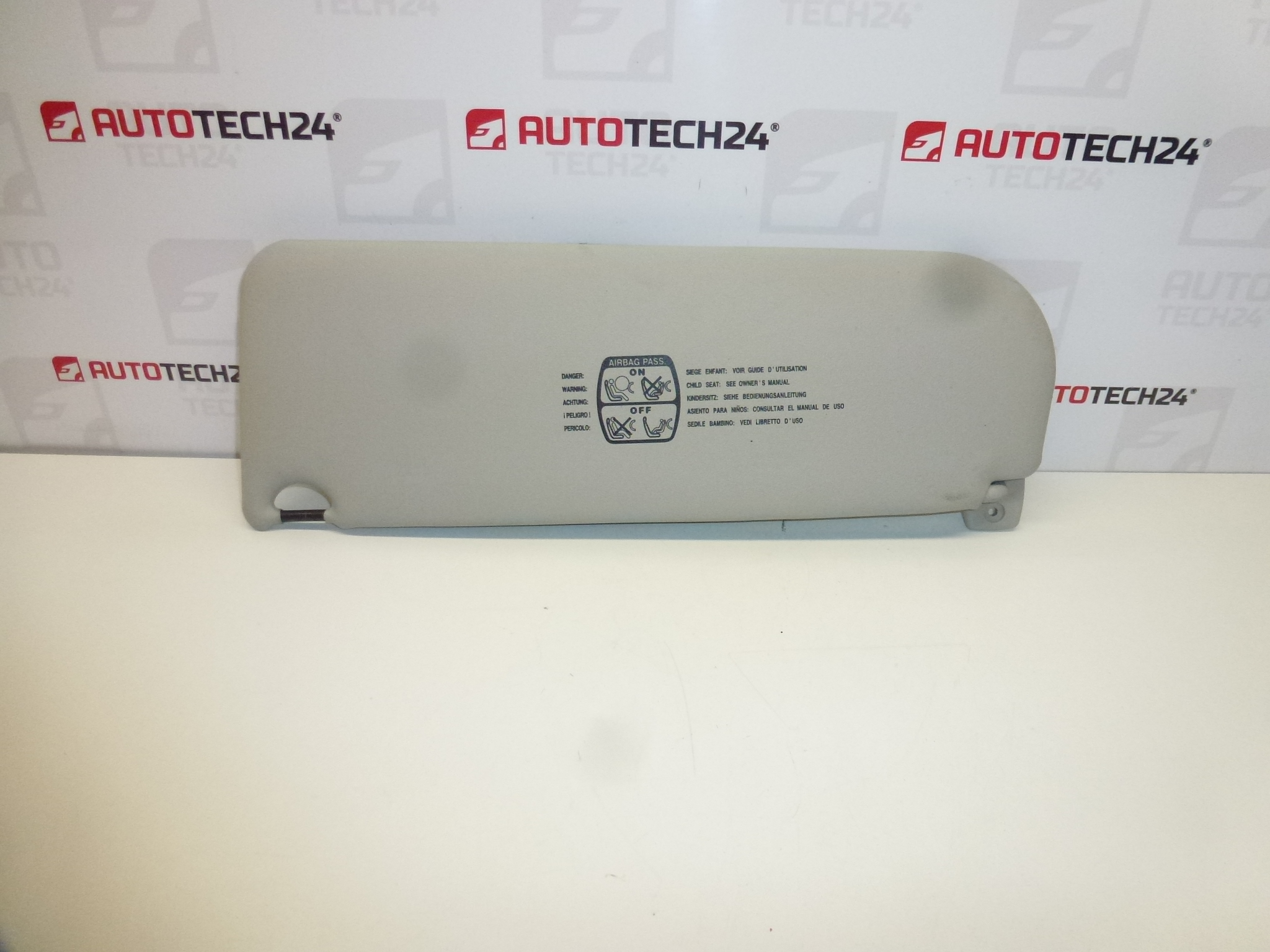 Pala de sol Citroën C8 Peugeot 807, iluminação - direita 8143GN