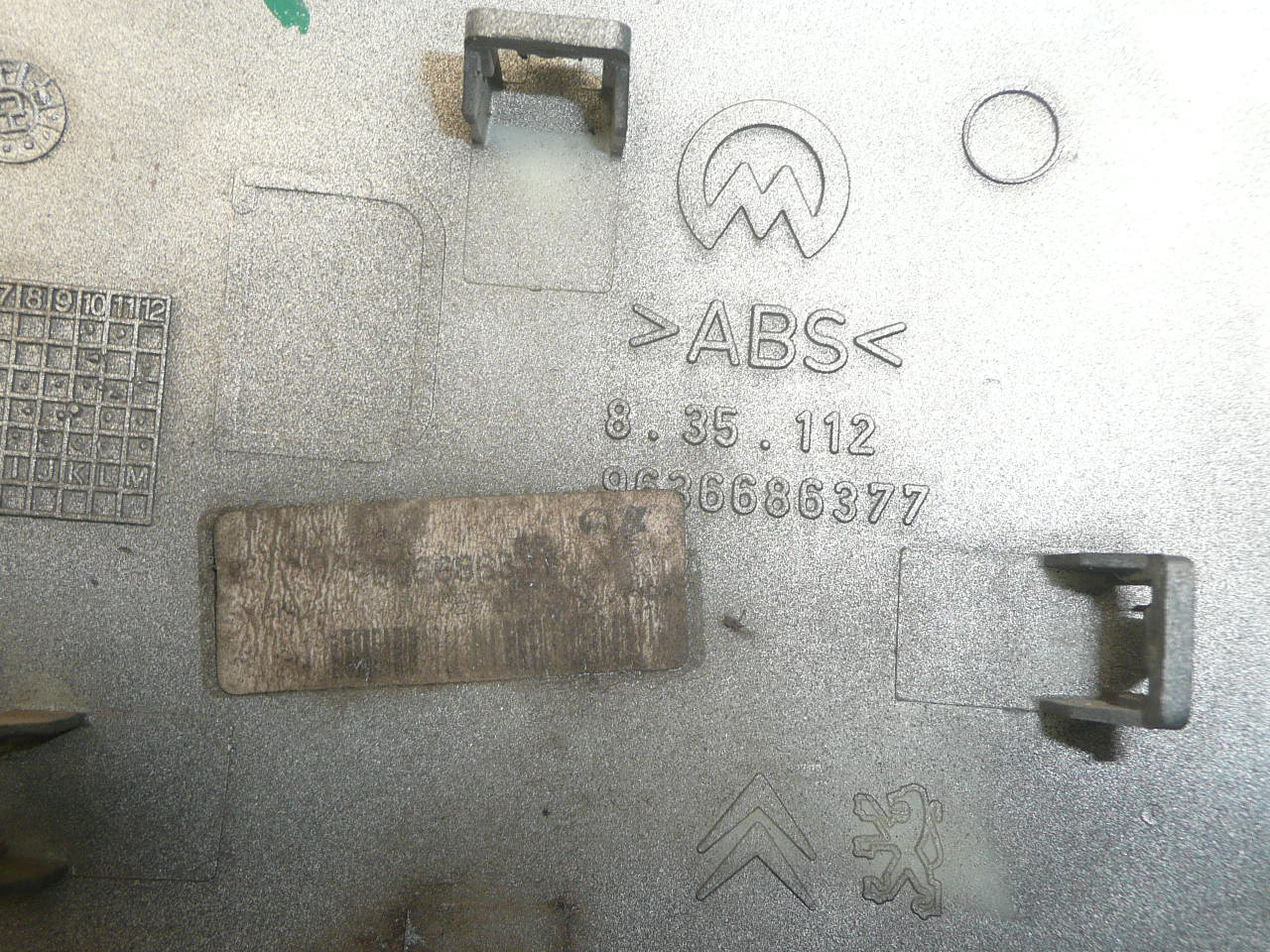 Cobertura do espelho direito Citroën Peugeot 9636686377 8149C5 EYLC