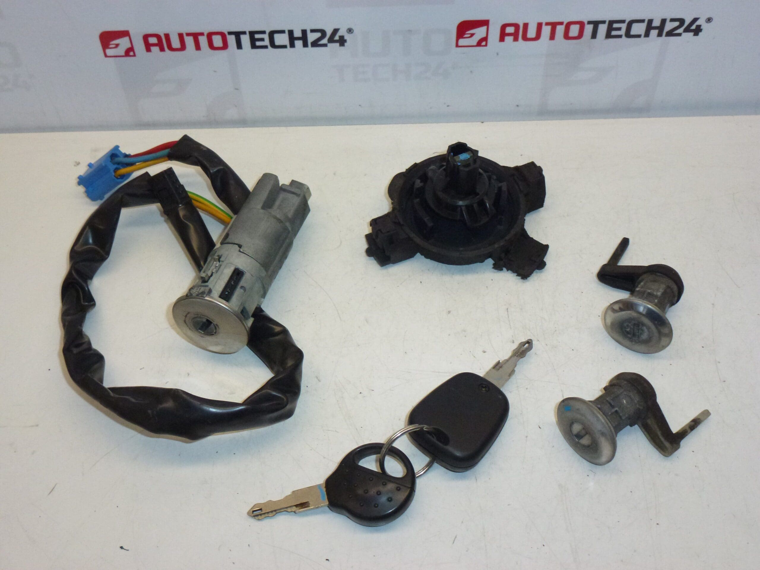 Conjunto de fechaduras Peugeot 206 2 chaves 1692330580 4162NR 4162Z1 - Image 2