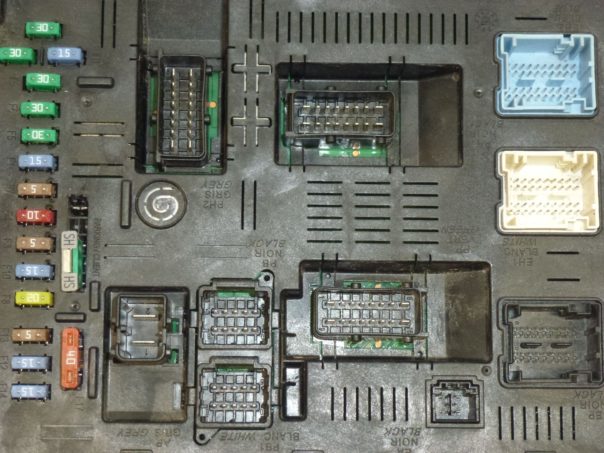 Módulo BSI (ECU) 2004 H05-01 Citroën/Peugeot 9661940480 - Image 2