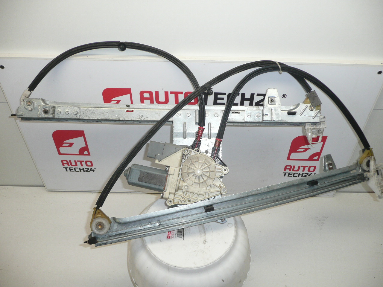 Extrator dianteiro esquerdo Citroën Xsara Picasso 9221G2