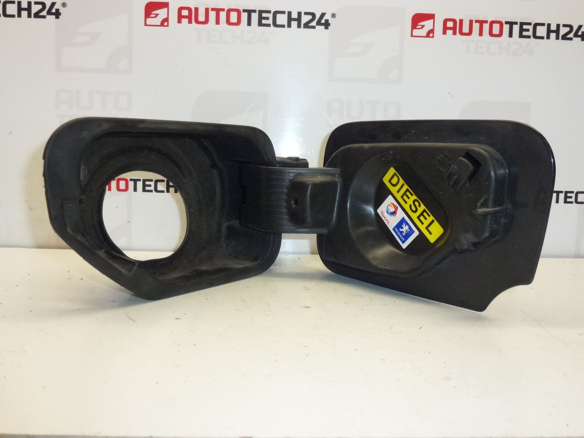 Tampa do bocal do tanque de combustível Peugeot 407 1517A7 151877 EYPC - Image 2