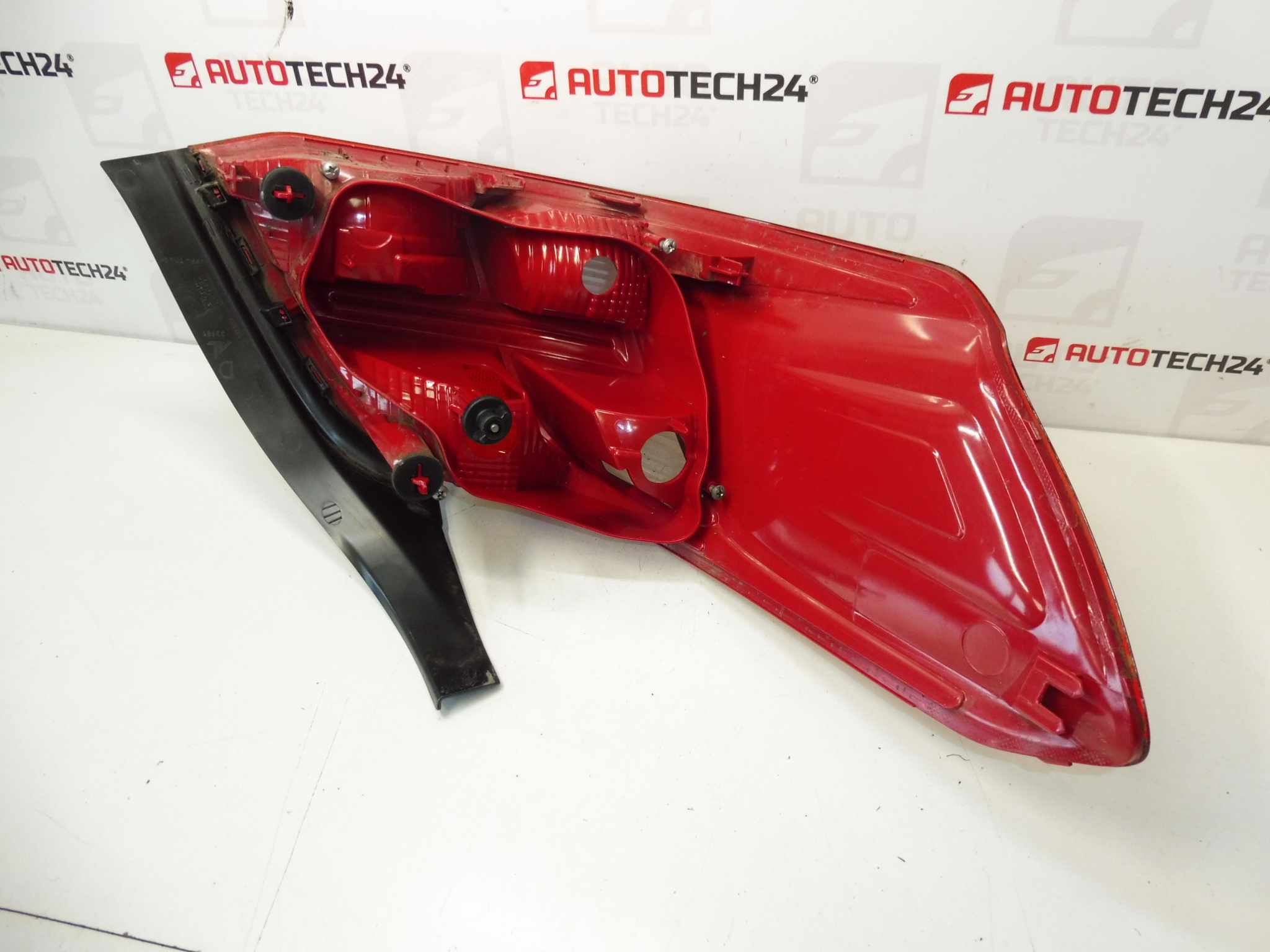 Luz Traseira Direita Peugeot 301 9674807880 - Image 2