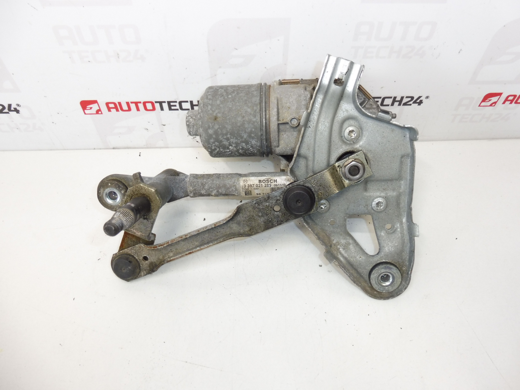 Motor do limpador direito Peugeot 5008 9671062380 6405PX