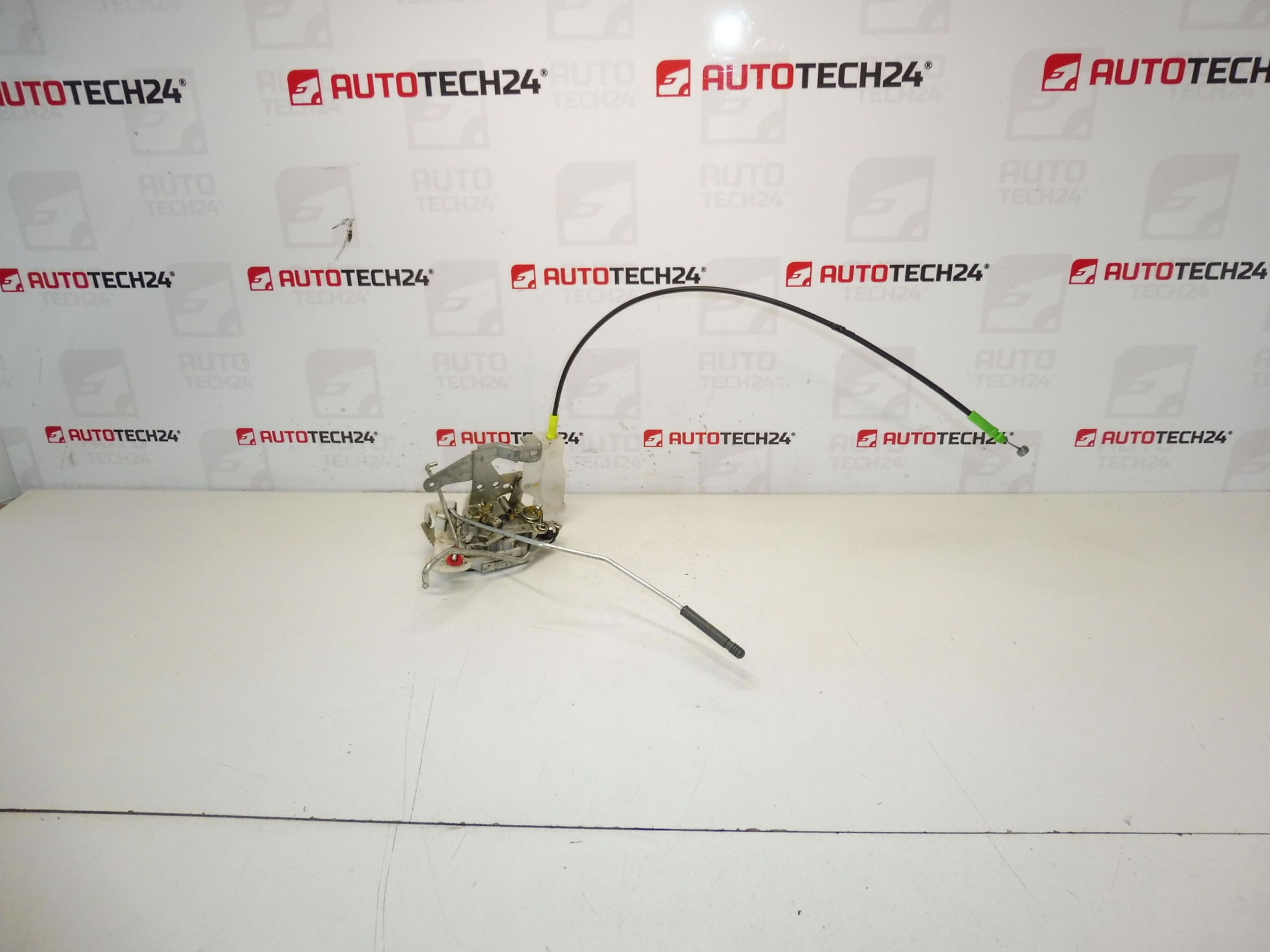 Fechadura da Porta Dianteira Esquerda Aisin Citroën C1 Peugeot 107 9135S3