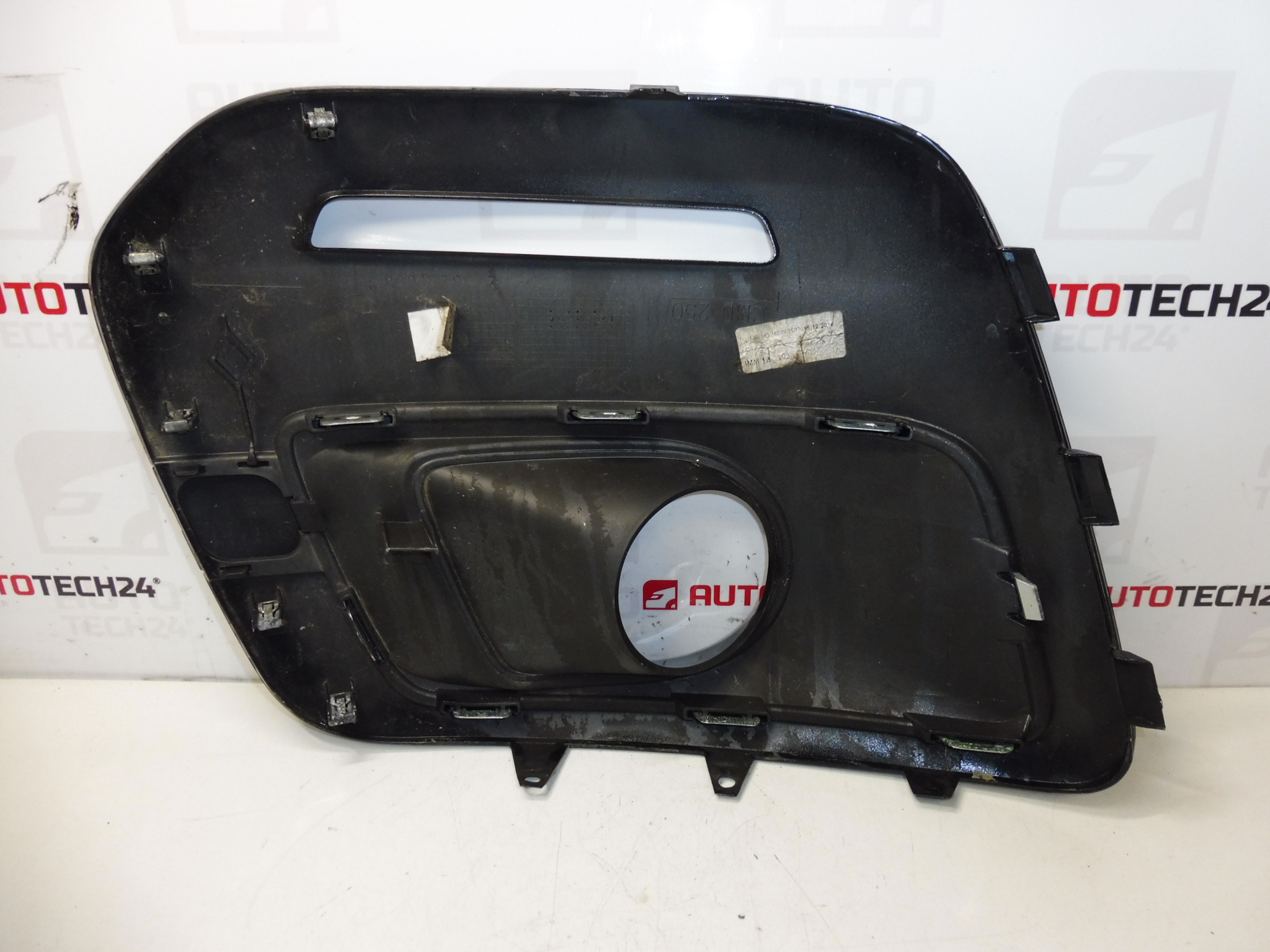 Capa do farol de neblina e da luz diurna Citroën C3 Picasso 1609291280 9801847280 (peça usada) - Image 2