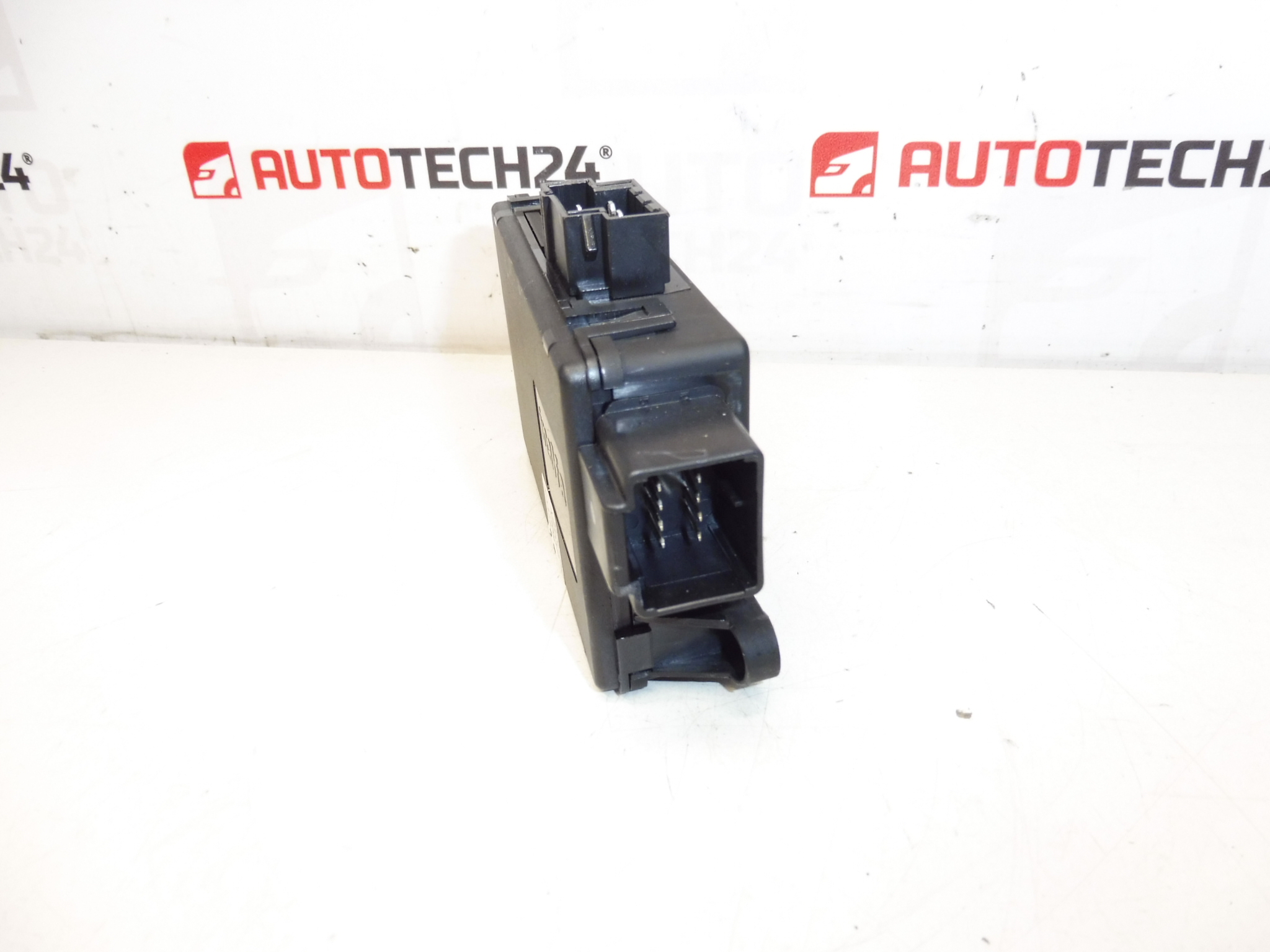 Módulo de controlo (unidade de comando) para Citroën C8 / Peugeot 807 - 8401NL / 9557288 - Image 2