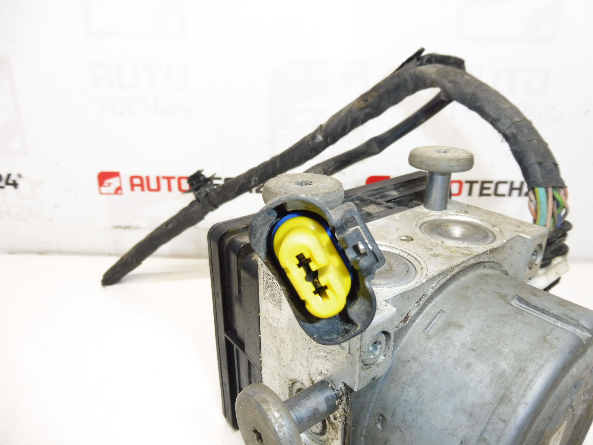 Módulo de controlo ABS/ESP (ECU) para Citroën e Peugeot 9817031680 10.0915-3947.3 1682592280 - Image 2