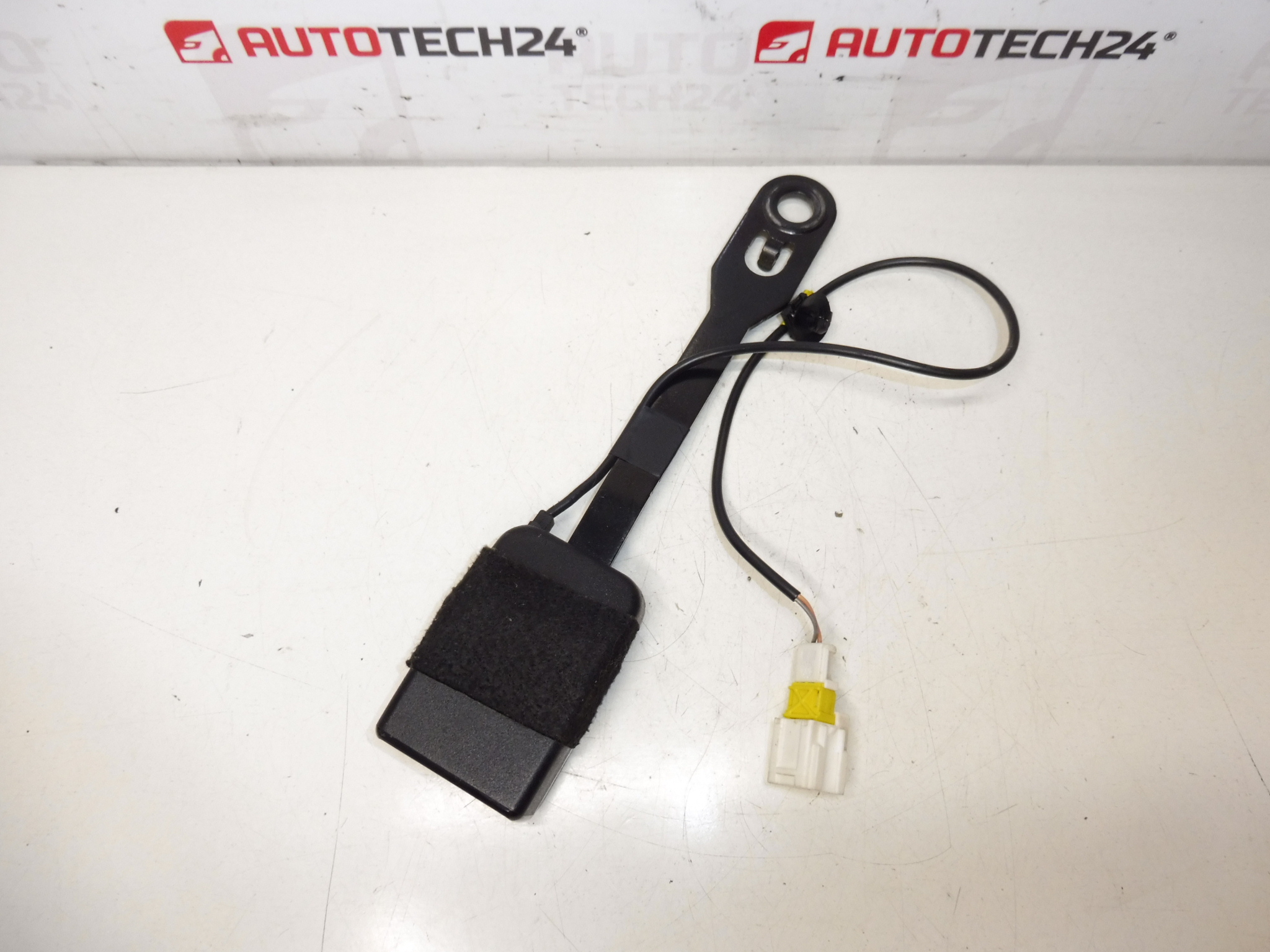 Suporte do fecho do cinto de segurança (lado do passageiro) Peugeot 407 8973PV - Image 2