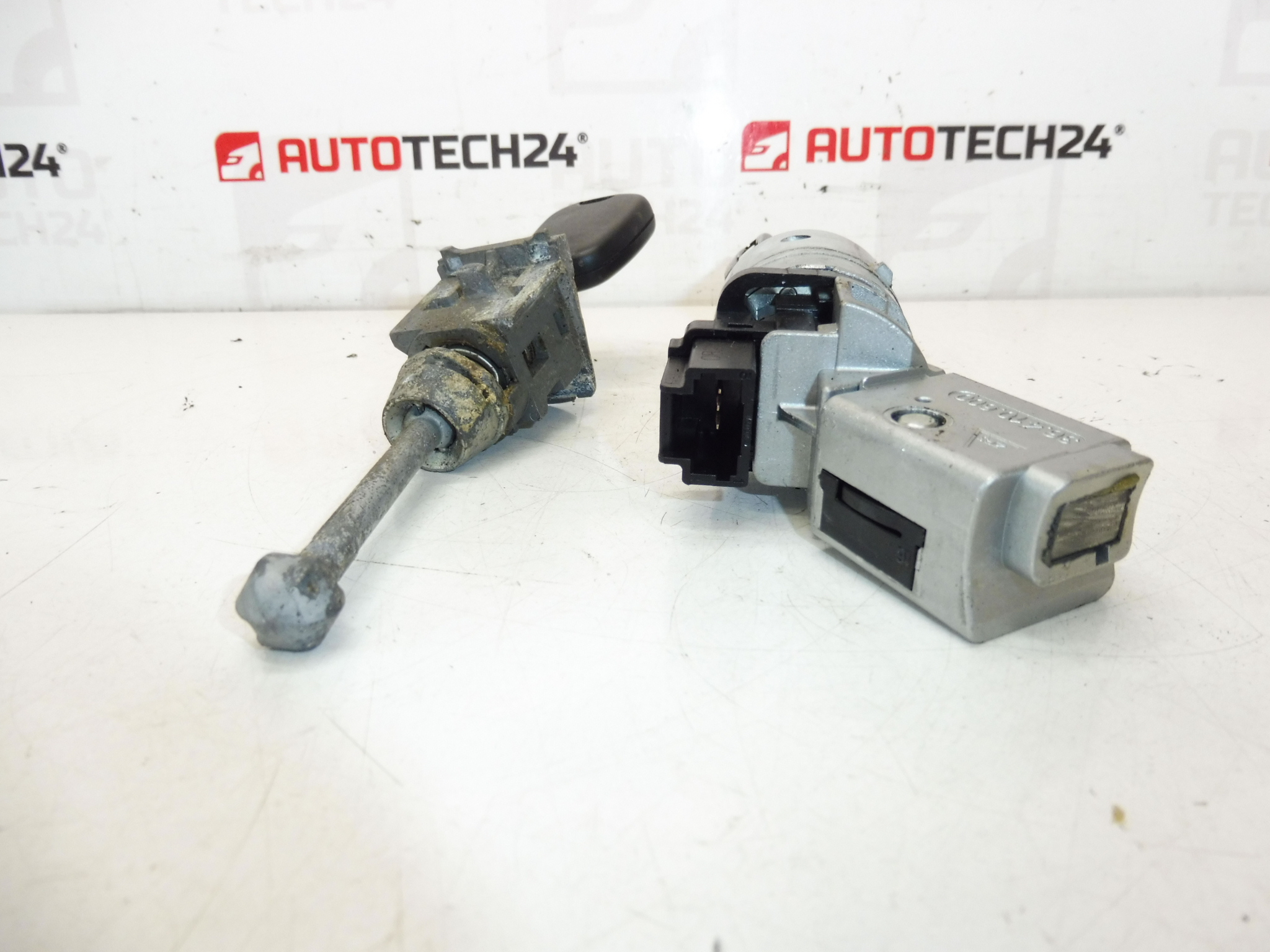 Conjunto de fechaduras com 2 chaves para Citroën e Peugeot 4162KF/4162KC - Image 2