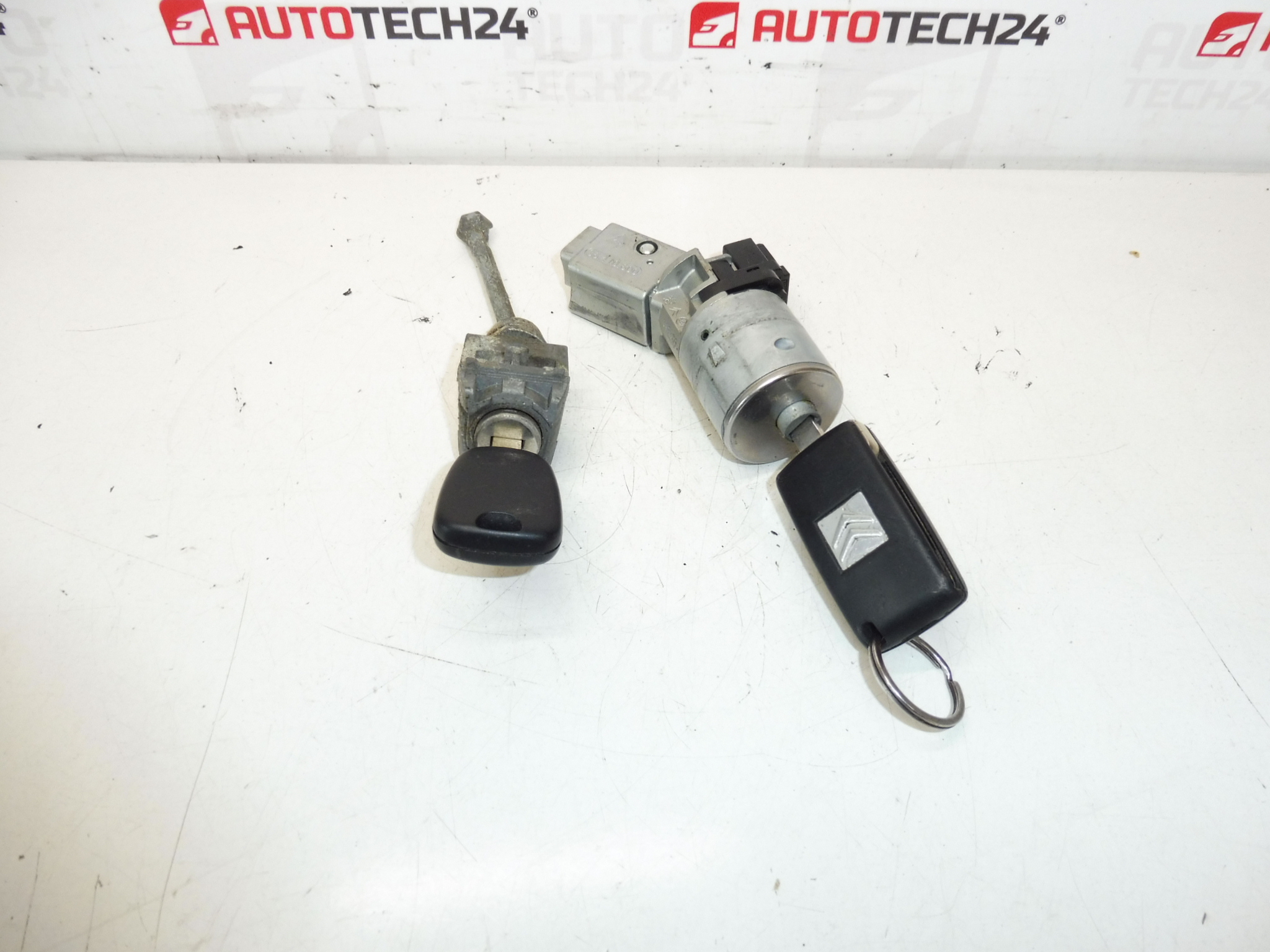 Conjunto de bloqueios e 2 chaves Citroën Peugeot 4162kf 4162kc
