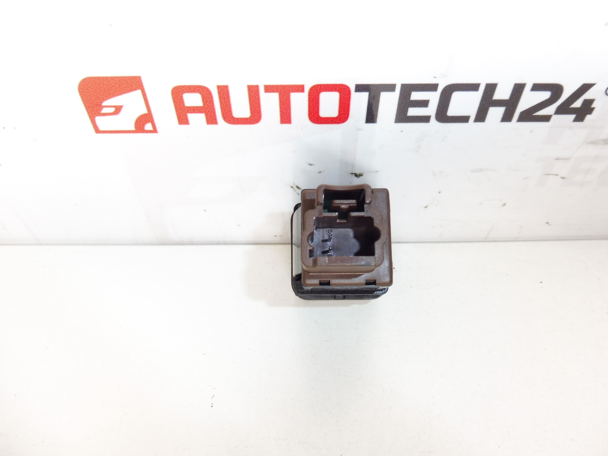 Citroën Peugeot 96373205 Wall