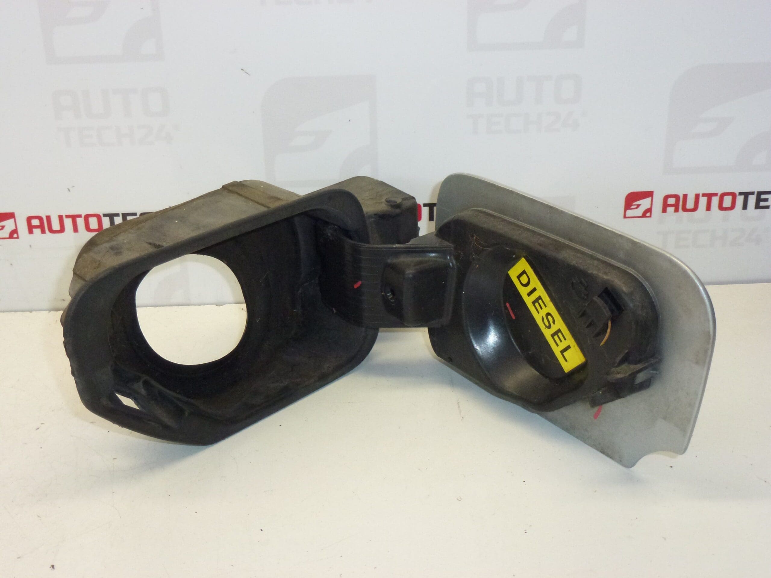 Tampa do reservatório de combustível Peugeot 407 1517A7 151877 EZRC - Image 2