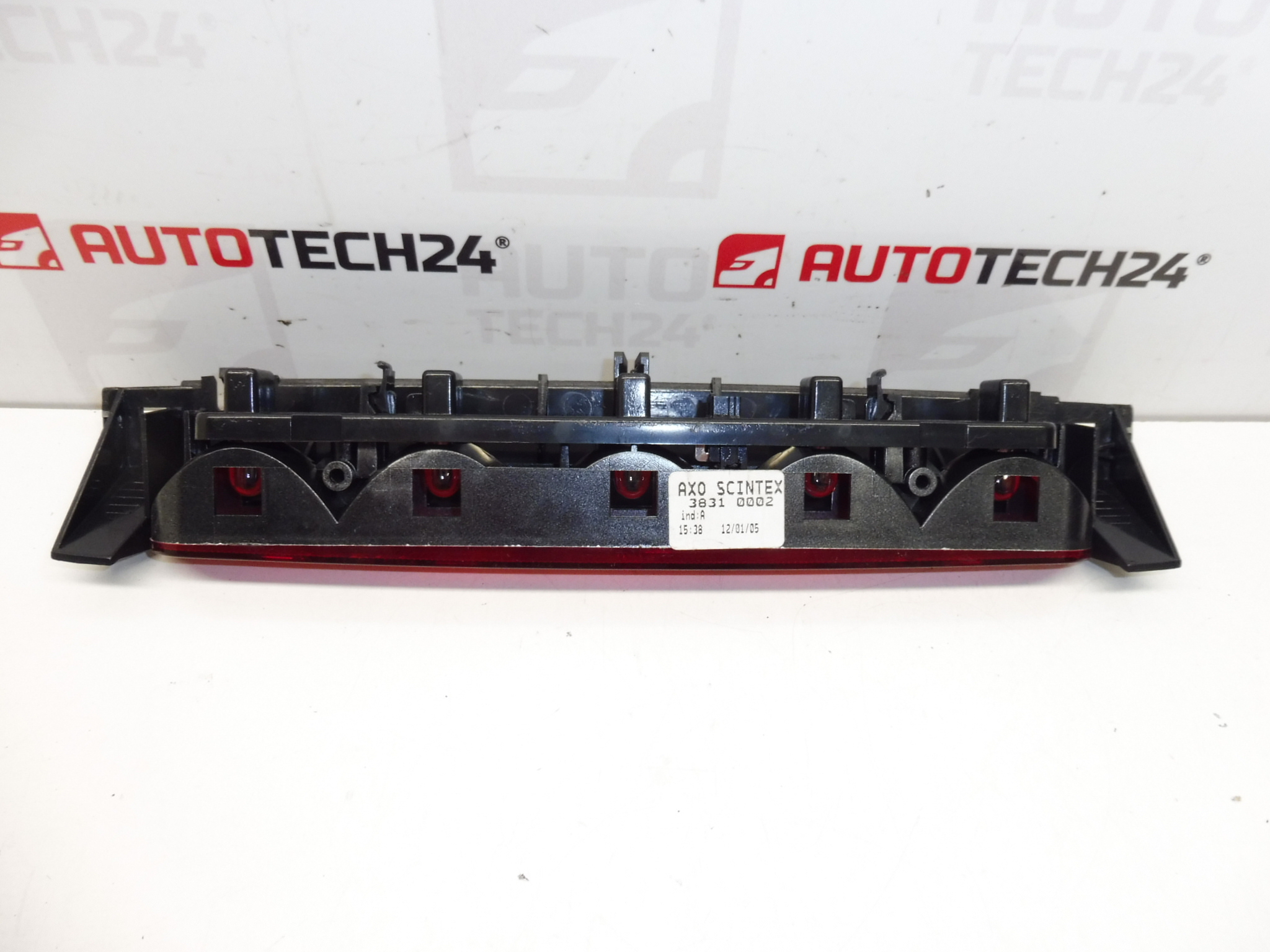 A terceira luz do freio Peugeot 807 Citroen C8 1401159980 1489380080