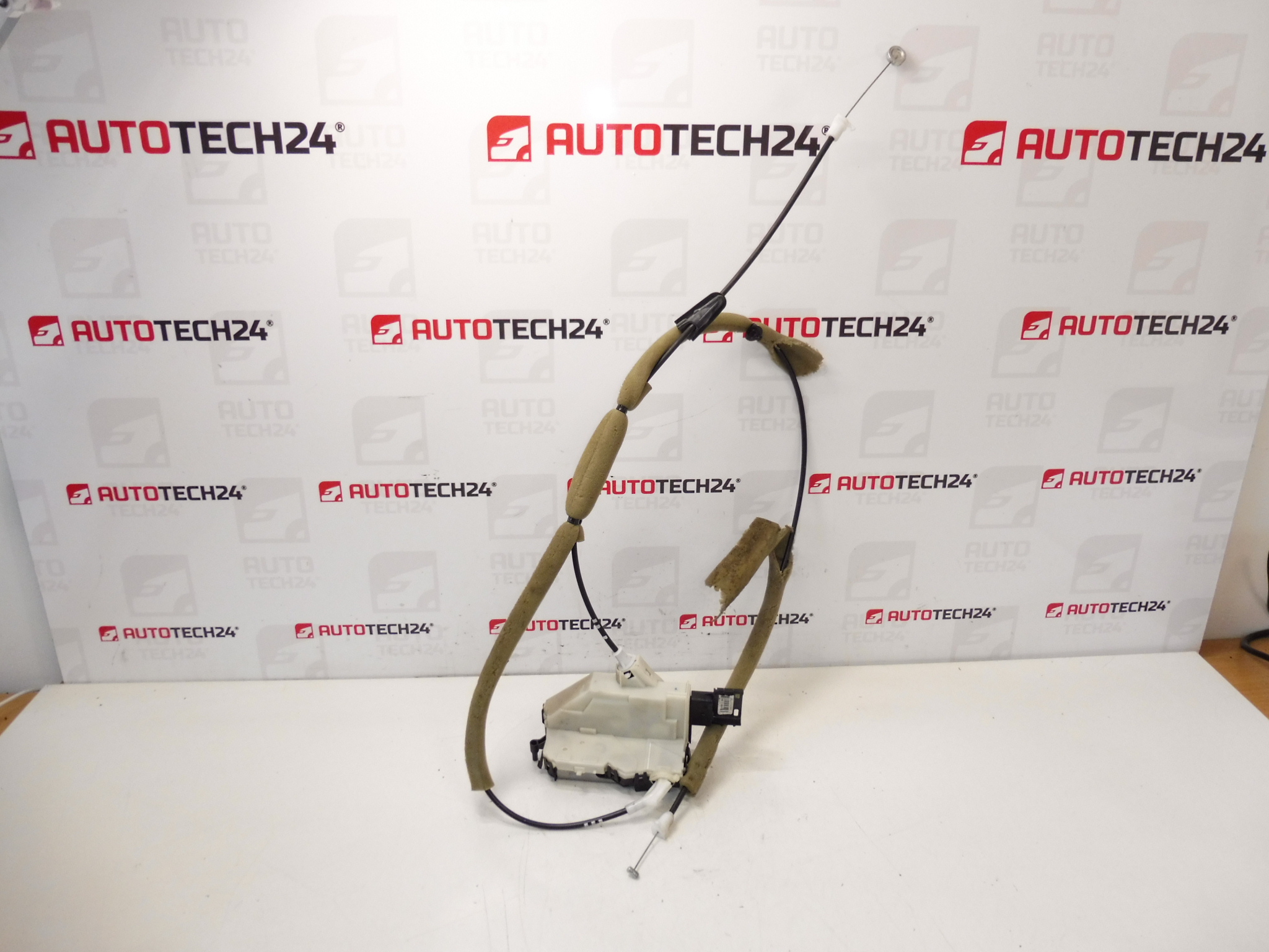 Citroën Berlingo III PSA 828414 9137N8 Porta traseira