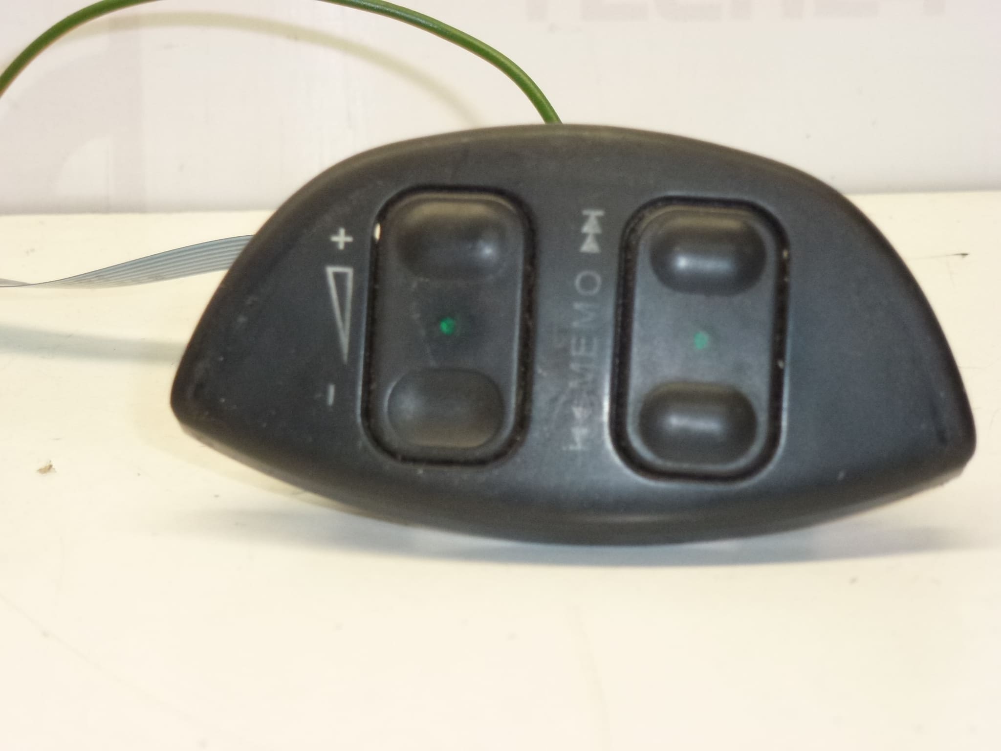 Comando de rádio no volante para Citroën e Peugeot 4112FA - Image 2