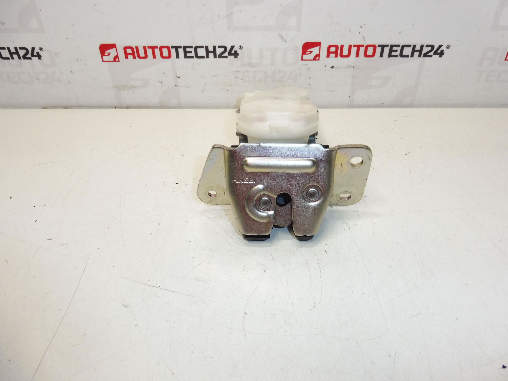 Citroën C-Crosser Peugeot 4007 8719H3 trava da tampa traseira