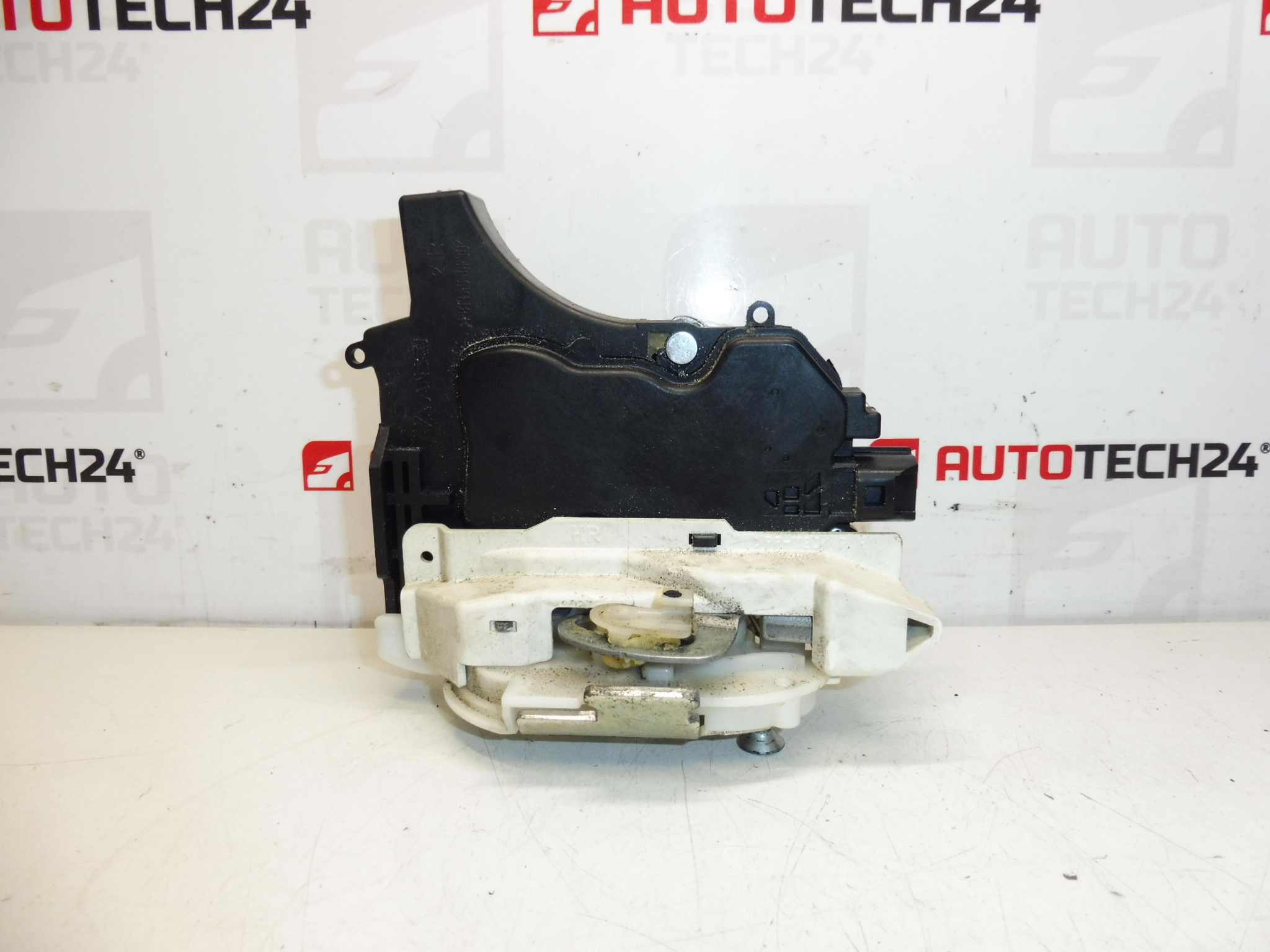 Citroën C-Crosser Peugeot 4007 9138Q6 Lock da porta traseira