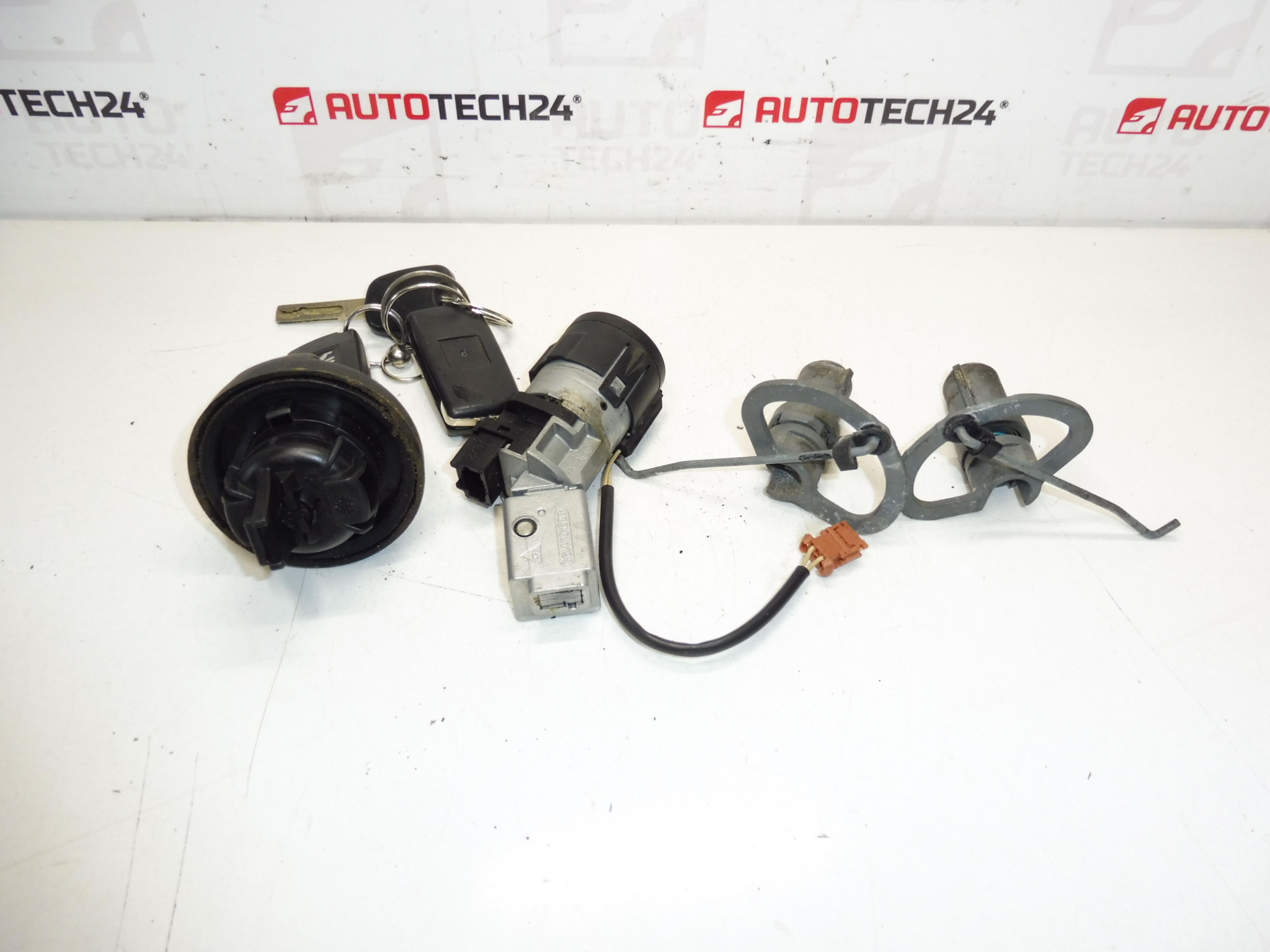 Conjunto para Citroën C8 e Peugeot 807 + 2 chaves 4162TA, 4162KJ - Image 2