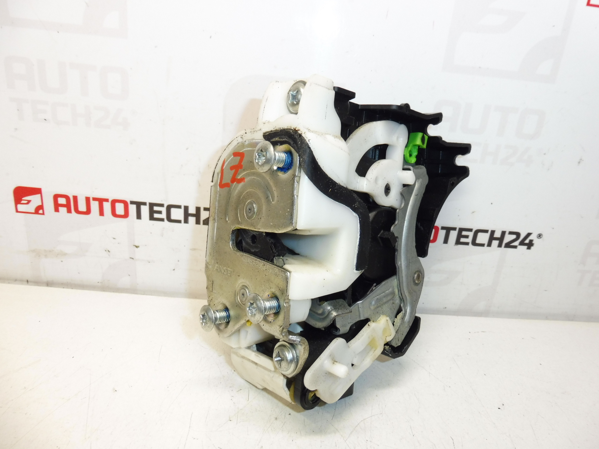 Fecho da porta traseira esquerda para Citroën C-Crosser / Peugeot 4007 9137N0 - Image 2