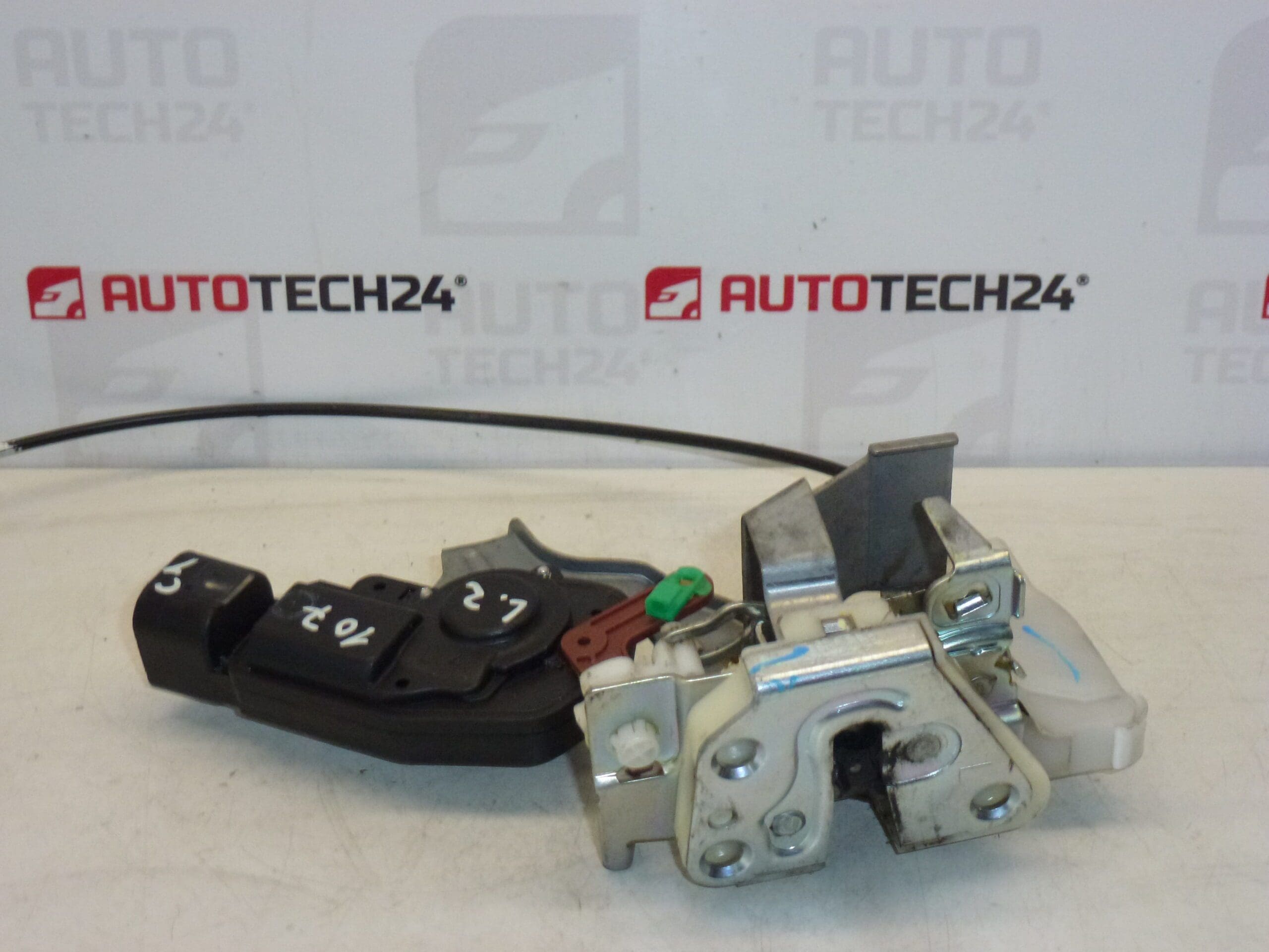 Trava da porta traseira esquerda Citroën C1 Peugeot 107 9137F4 - Image 2