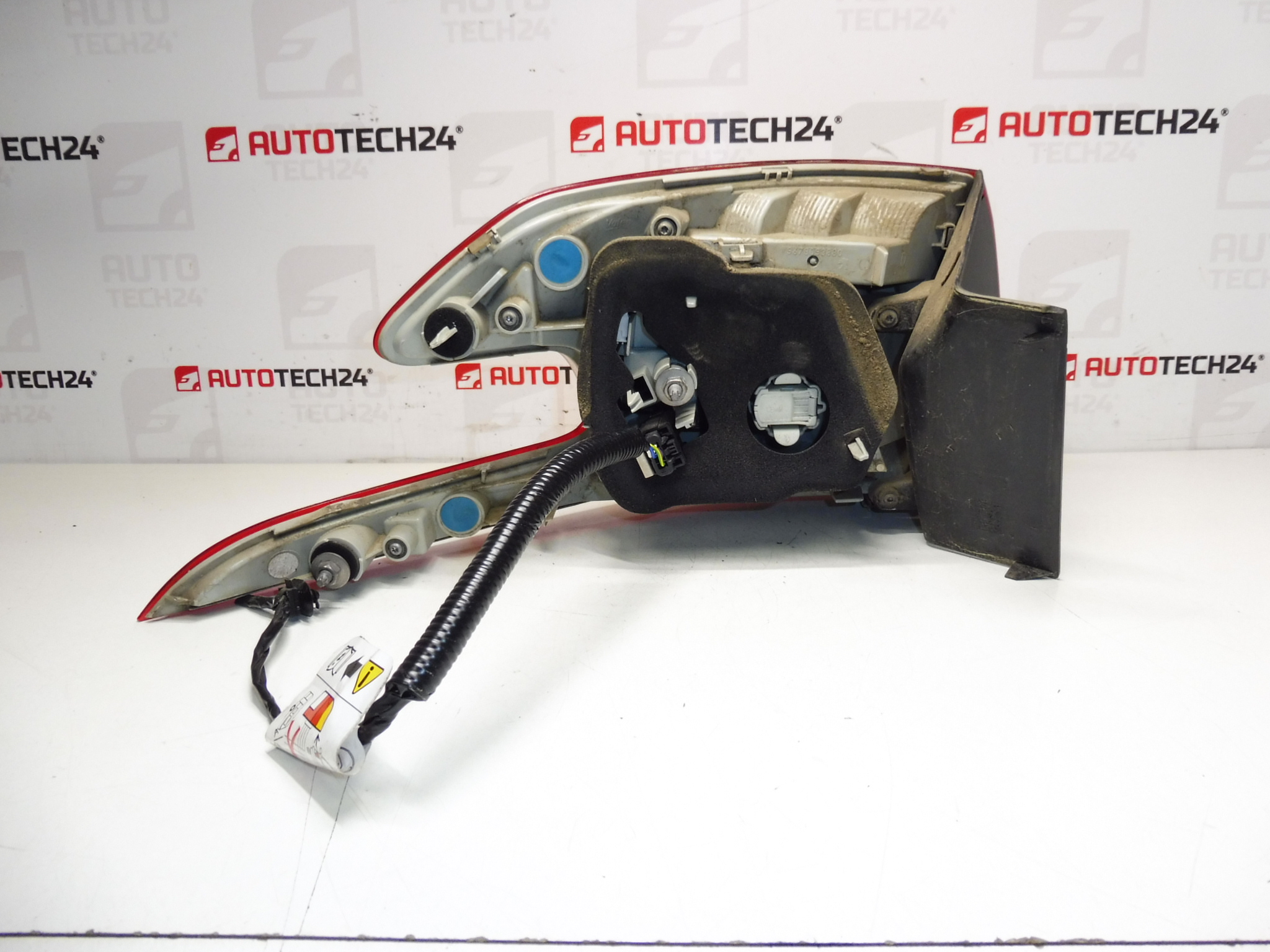 Lâmpada do pára-lama traseiro direito Peugeot 308 T9 Combi 9678093880 - Image 2