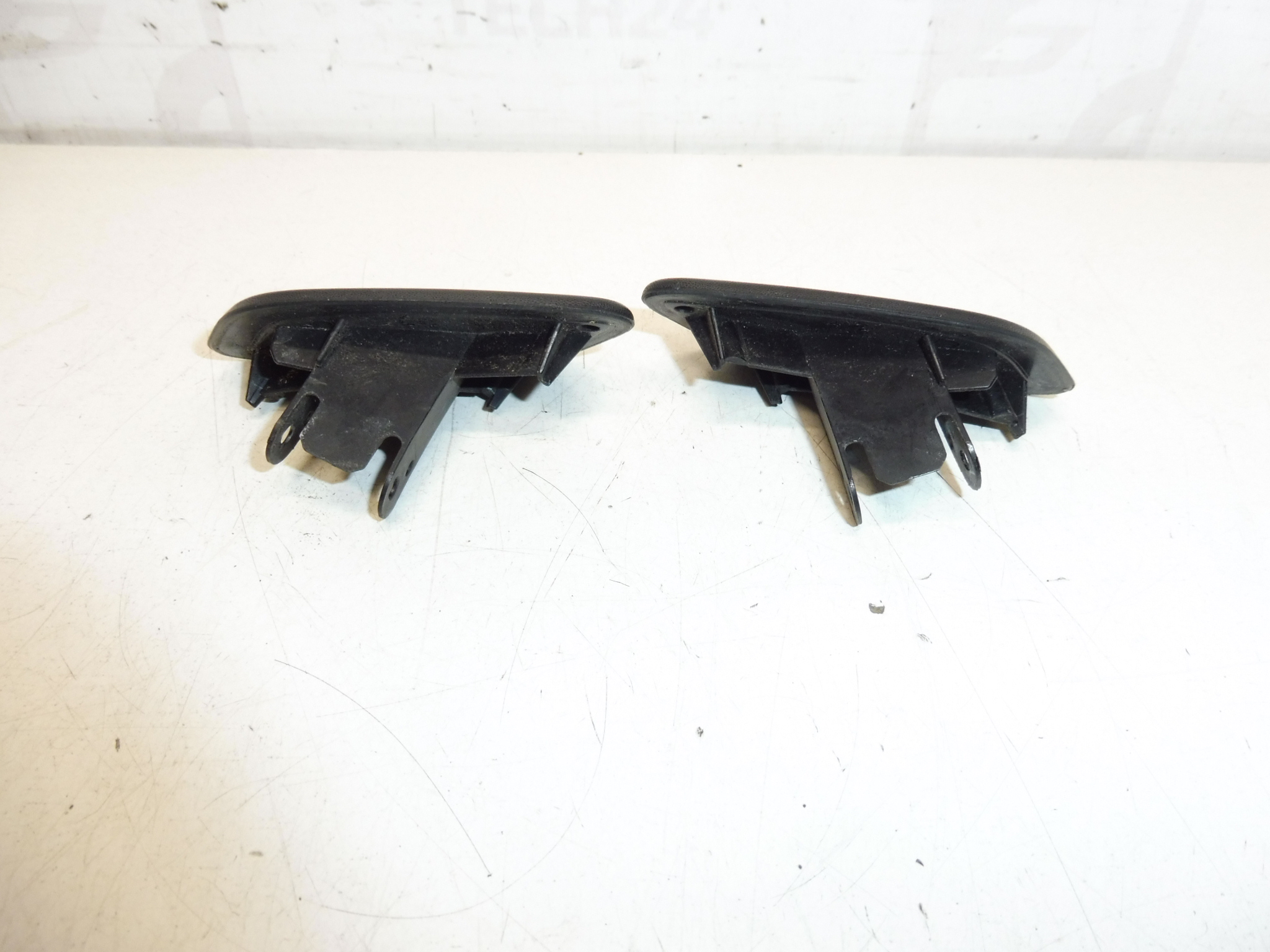 O bocal do lavador de farol cobre Peugeot 3008 5008 742294 - Image 2