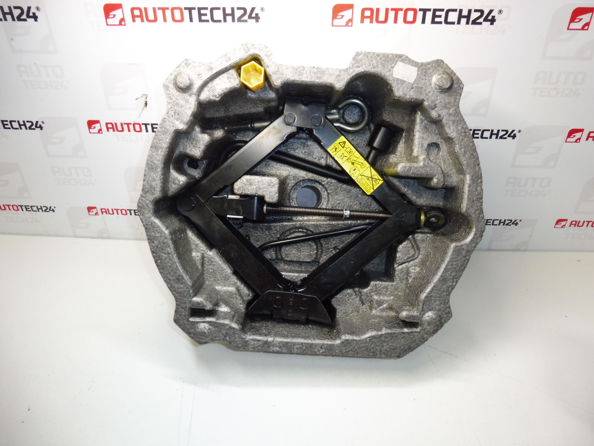 Ferramenta de alavanca, chave de roda, olhal de reboque Citroën C5 II 672599 6736C1 674414