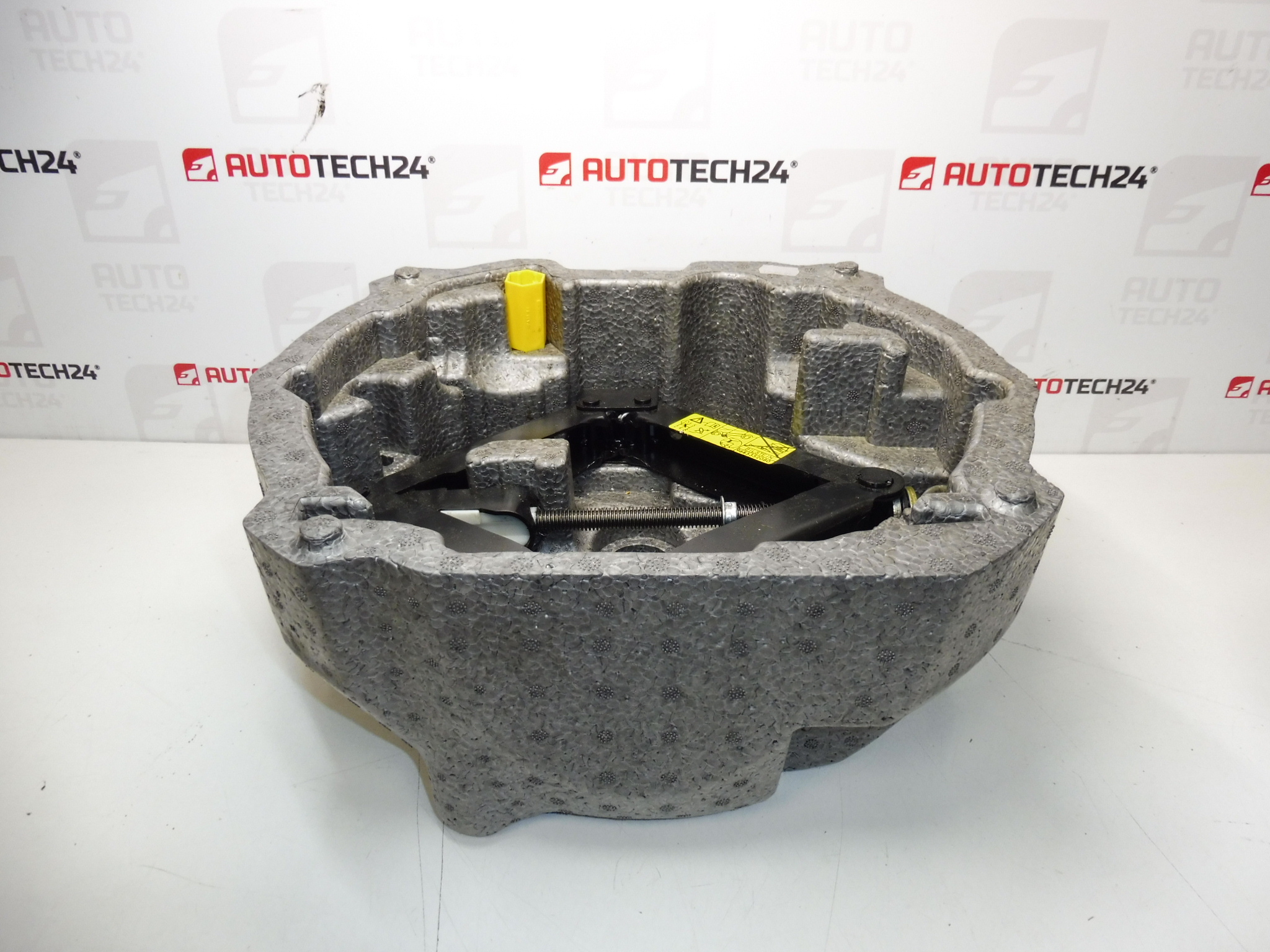 Ferramenta de alavanca, chave de roda, olhal de reboque Citroën C5 II 672599 6736C1 674414