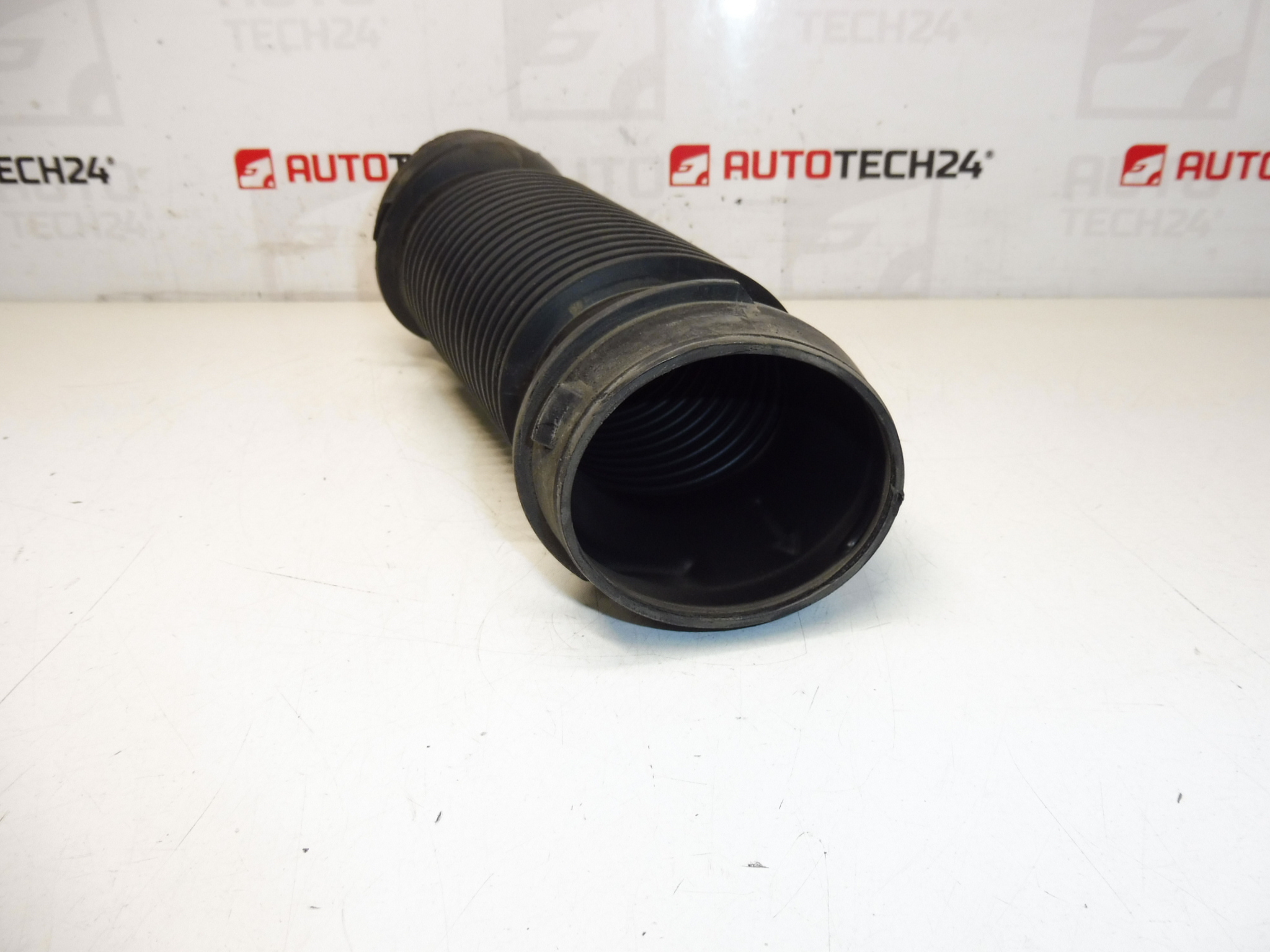 Bocal de entrada de ar 1.4 VTI 70 kW 8FS Citroën Peugeot 9684577280 1436R0 - Image 2