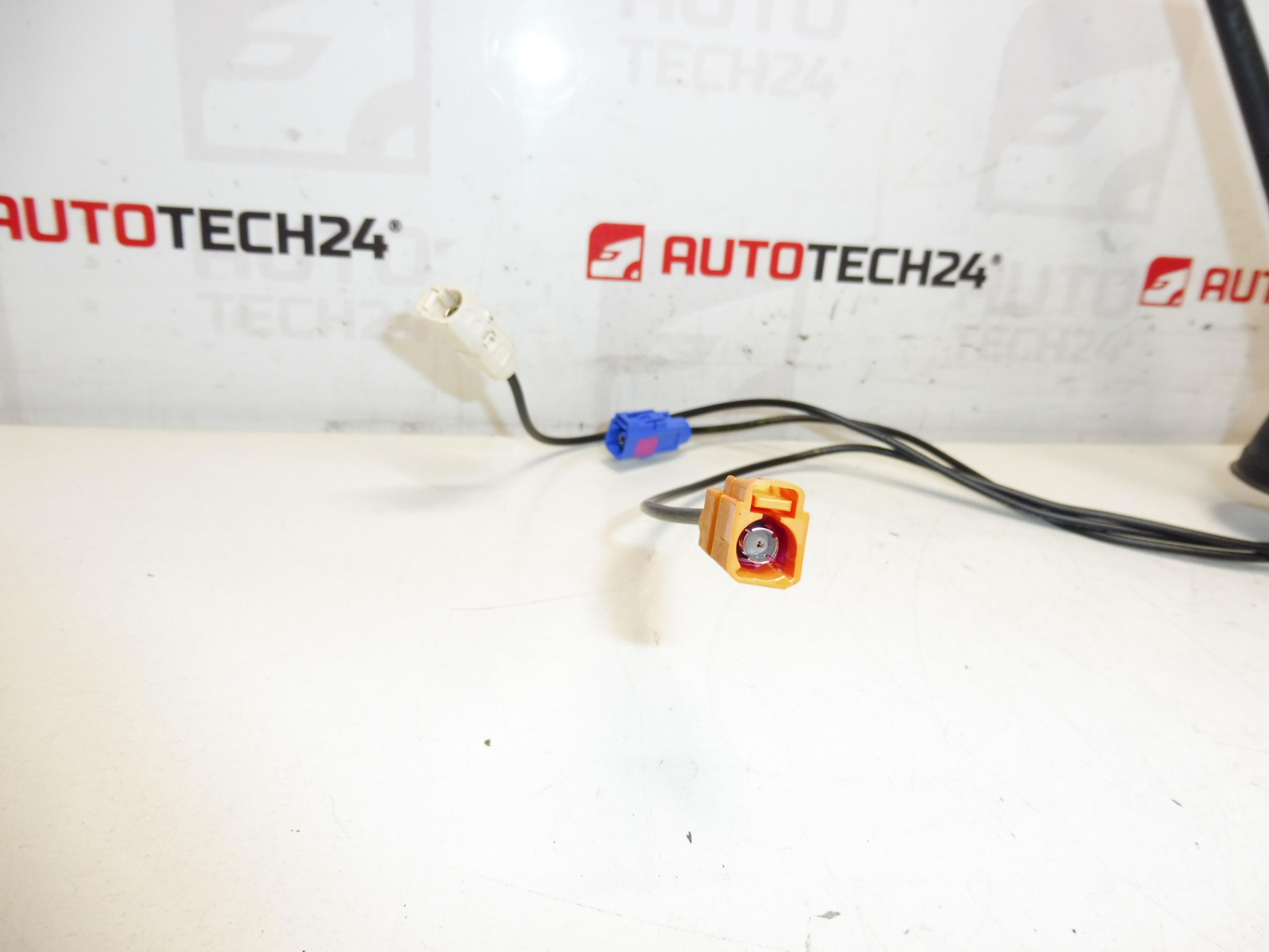 Antena com haste GPS Citroën Peugeot 9819669580 9806305680 - Image 2