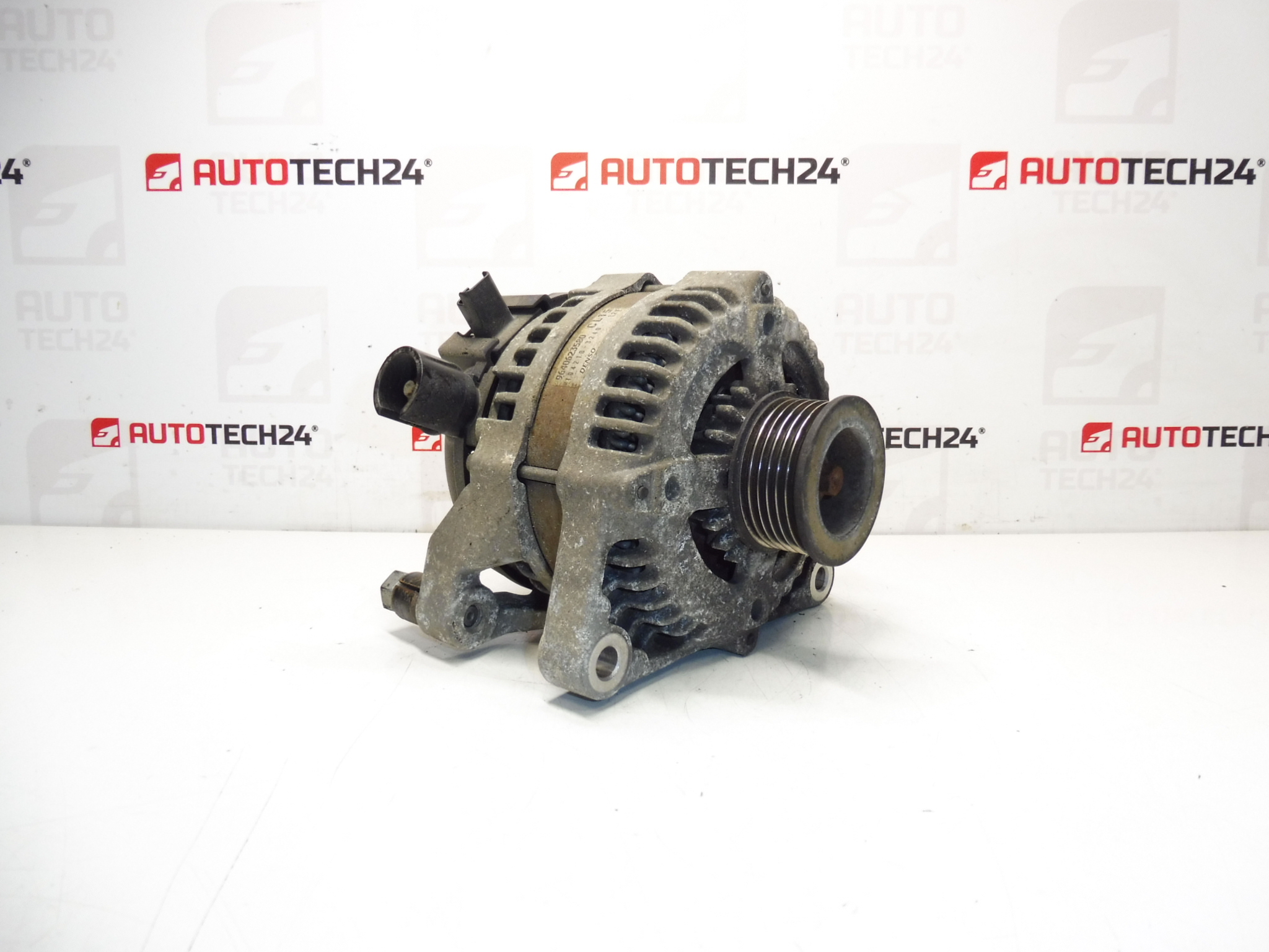 Alternador Denso 104210-3240 CL15 Citroën Peugeot 2.0i 130KW 9640623580 5705AC