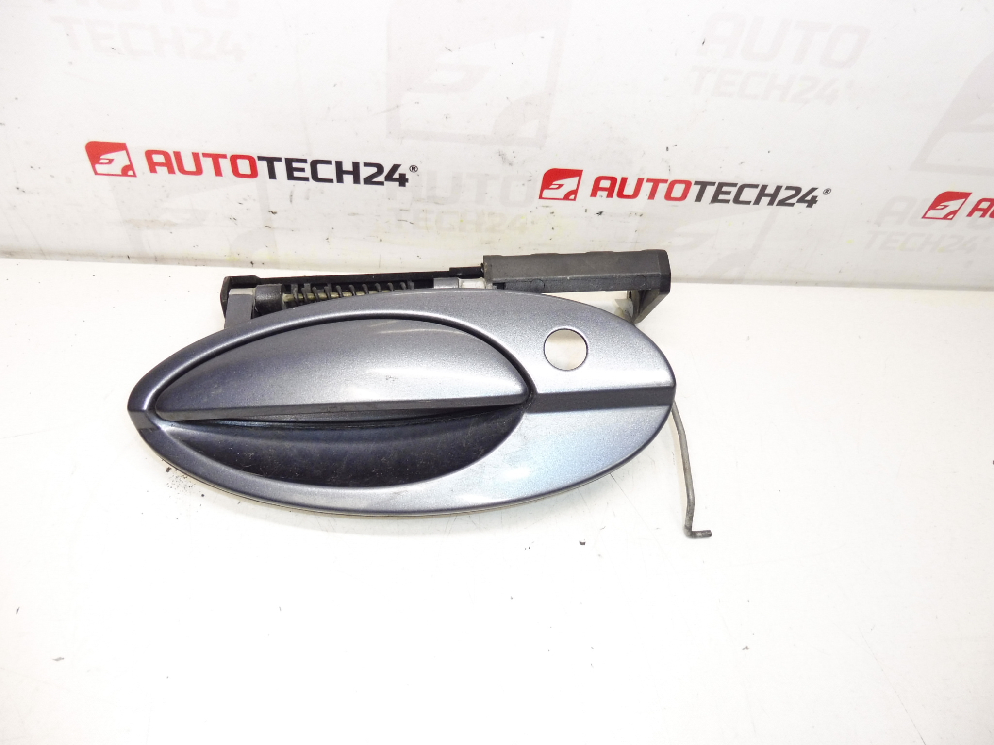 Maçaneta da porta dianteira esquerda Citroën C5 I e II EZWD 9634766077 9634765877