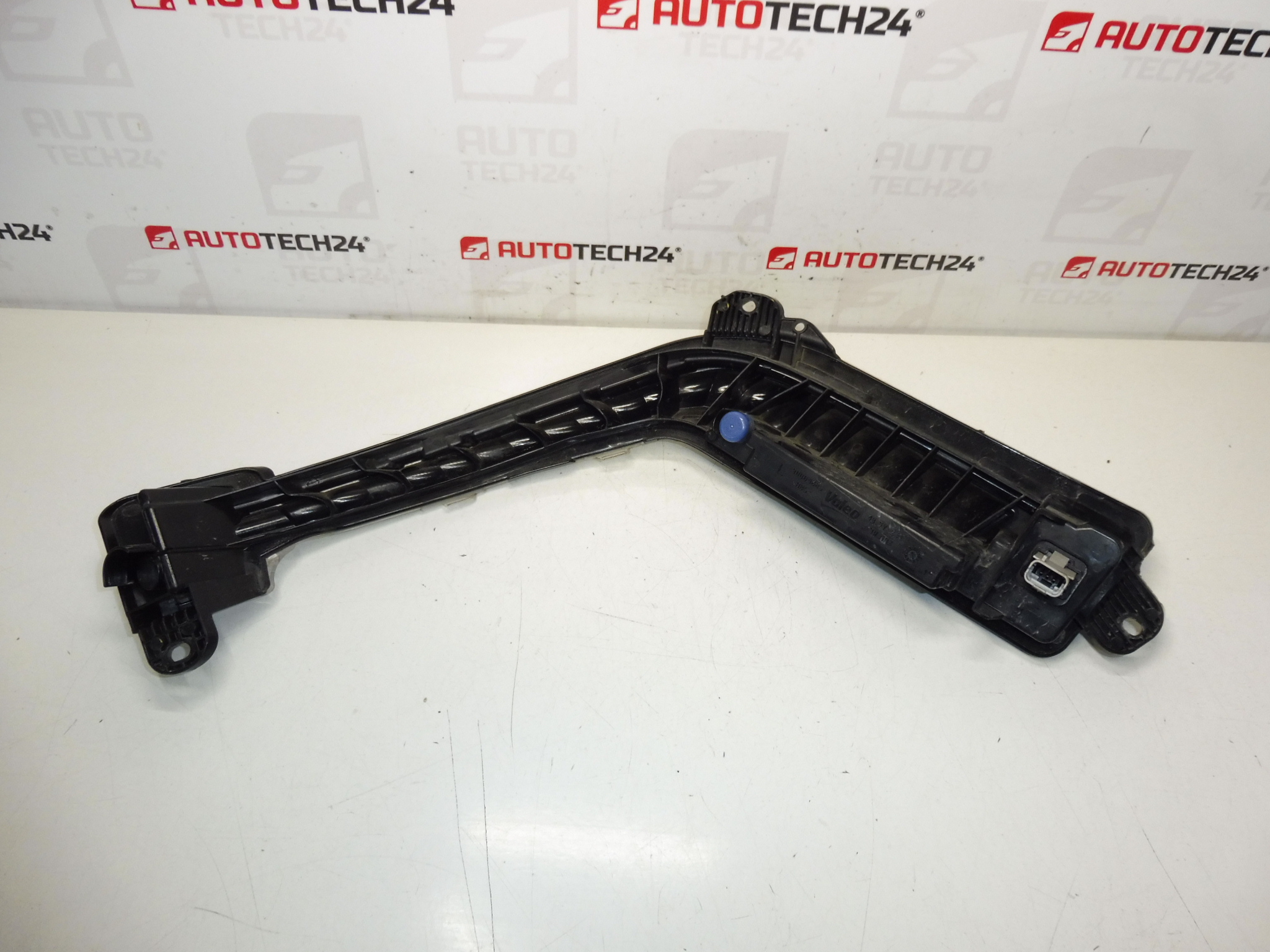 Farol de circulação diurna esquerdo Valeo LED para Peugeot 308 90001685 6208X4 - Image 2