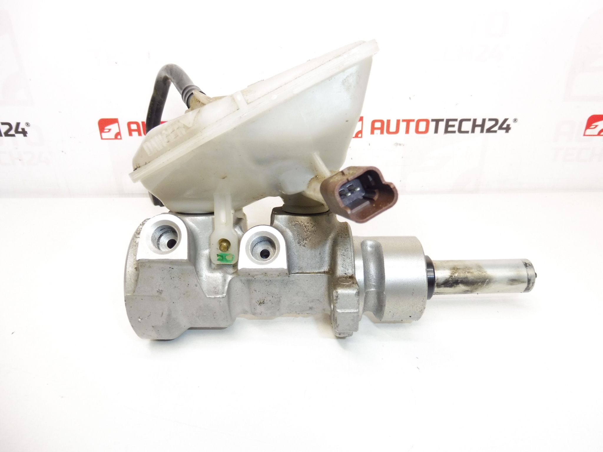 Cilindro mestre de travões BOSCH para Citroën e Peugeot 0204123596 22472579 4601L2