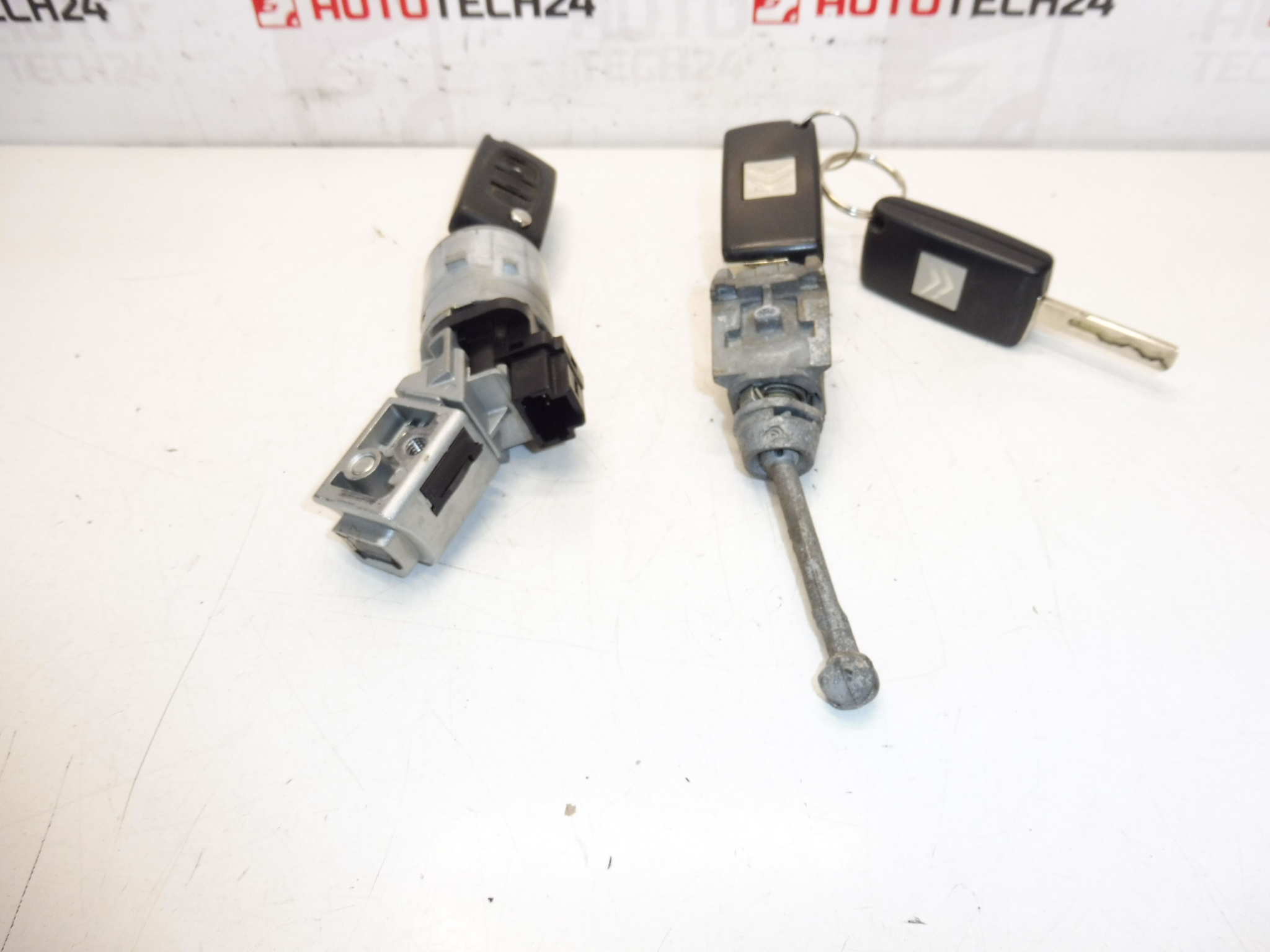 Conjunto de fechaduras e 3 chaves Citroën Peugeot 4162KF 4162KC - Image 2