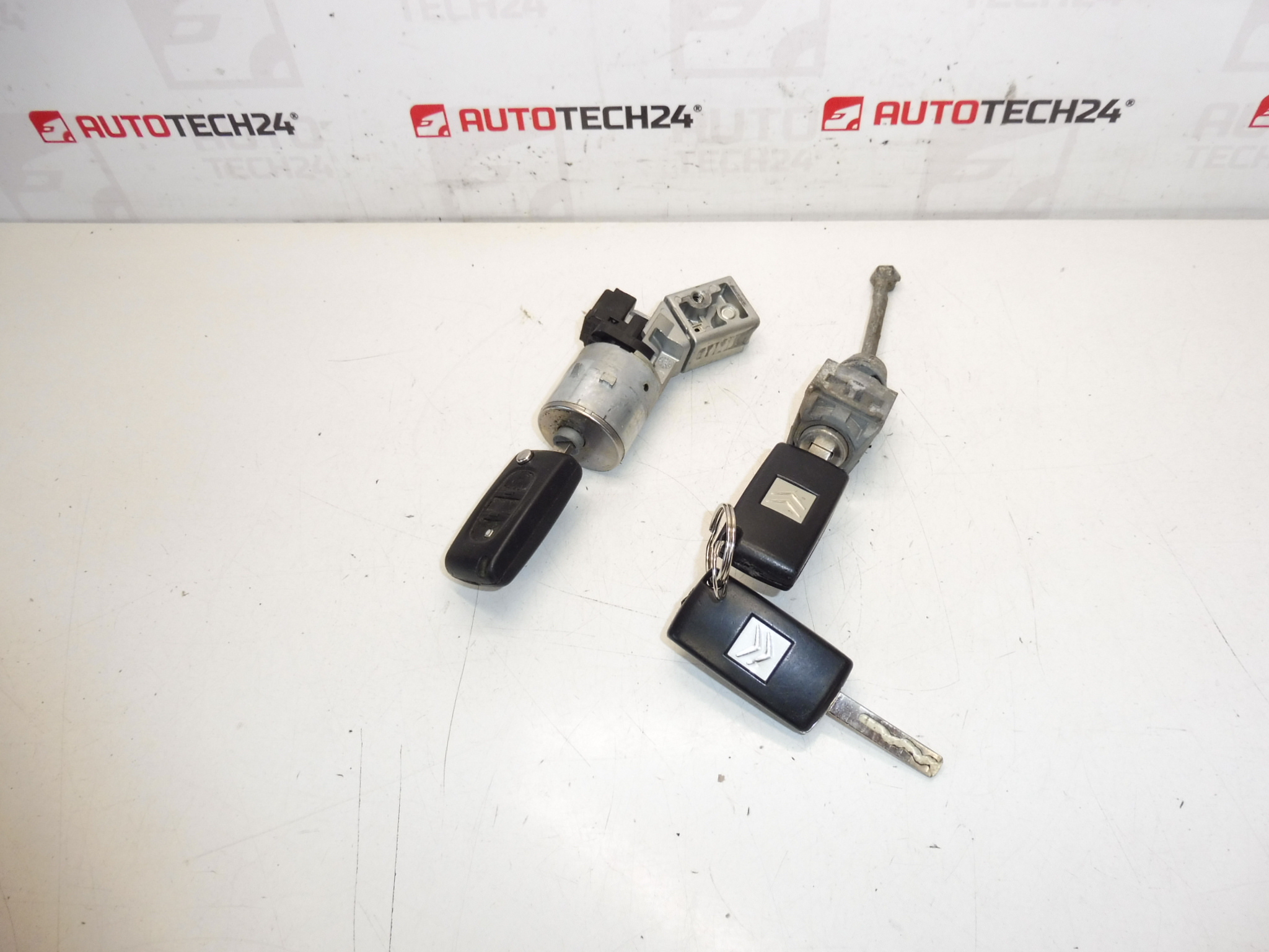 Conjunto de fechaduras e 3 chaves Citroën Peugeot 4162KF 4162KC