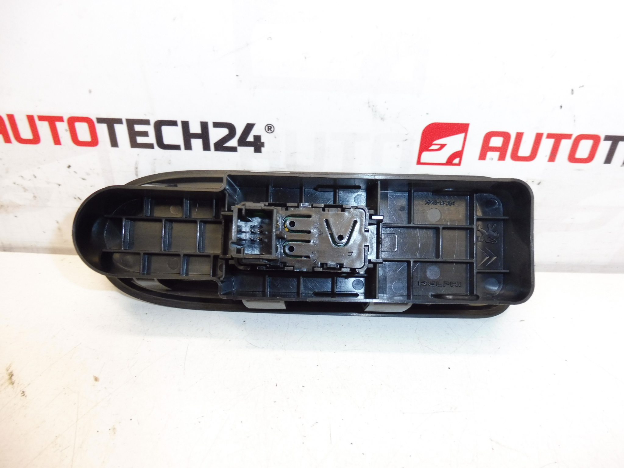 Interruptor do vidro Citroën C3 II (A51) 96637533XT 6490CG - Image 2