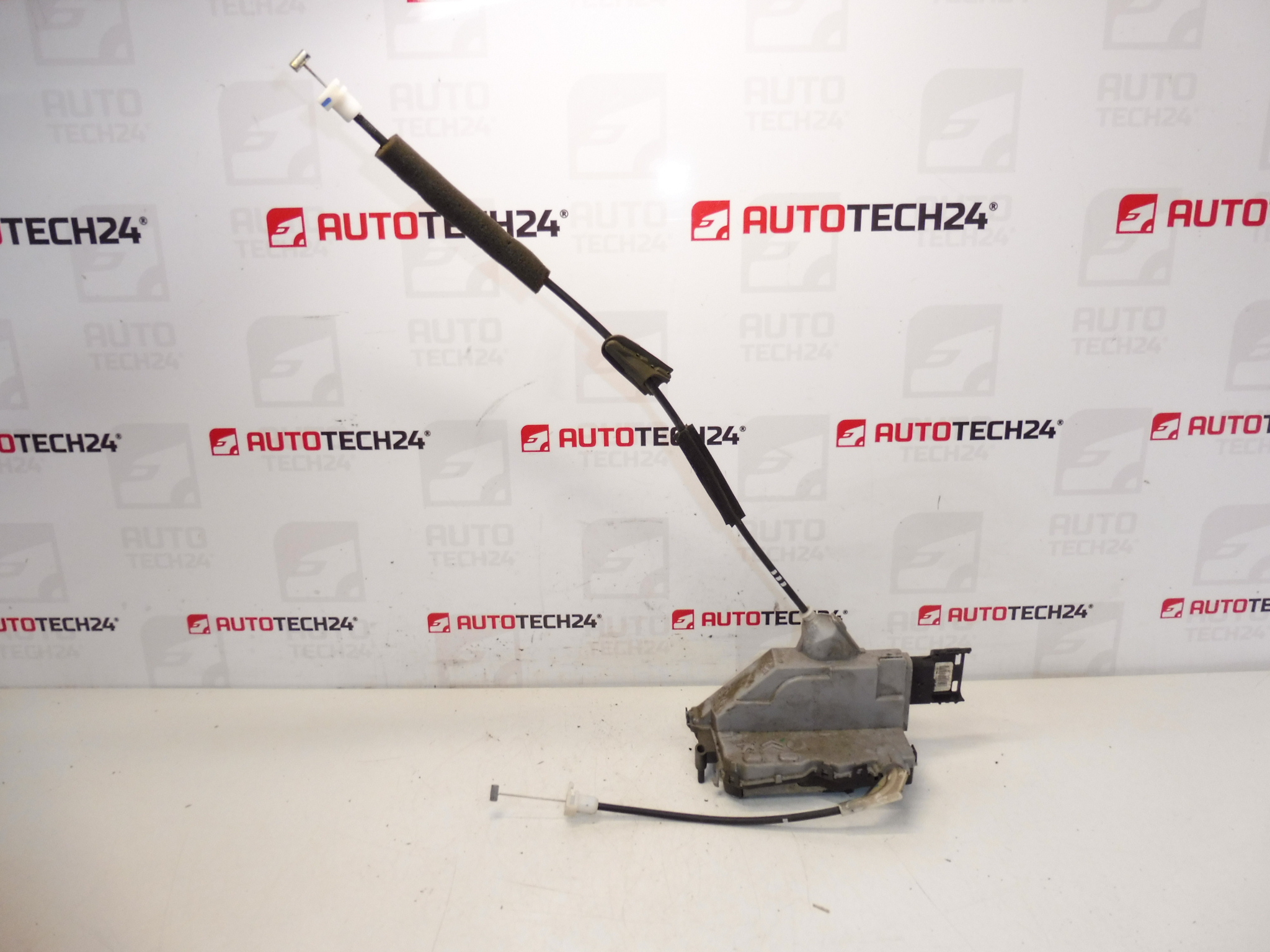 Fechadura da porta traseira direita Citroën C3 II A51 9800625180