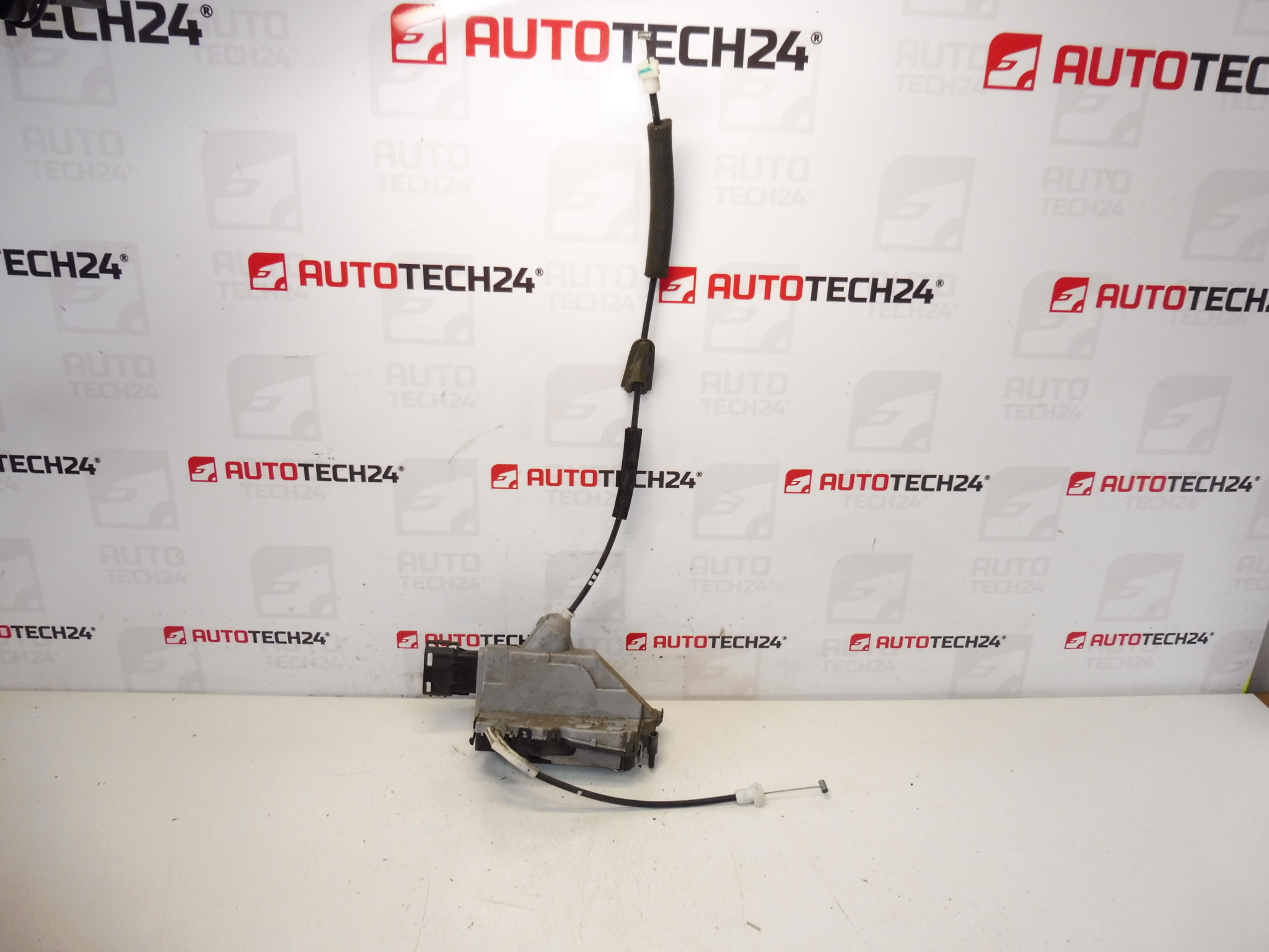 Fechadura da porta traseira esquerda Citroën C3 II A51 9800625080