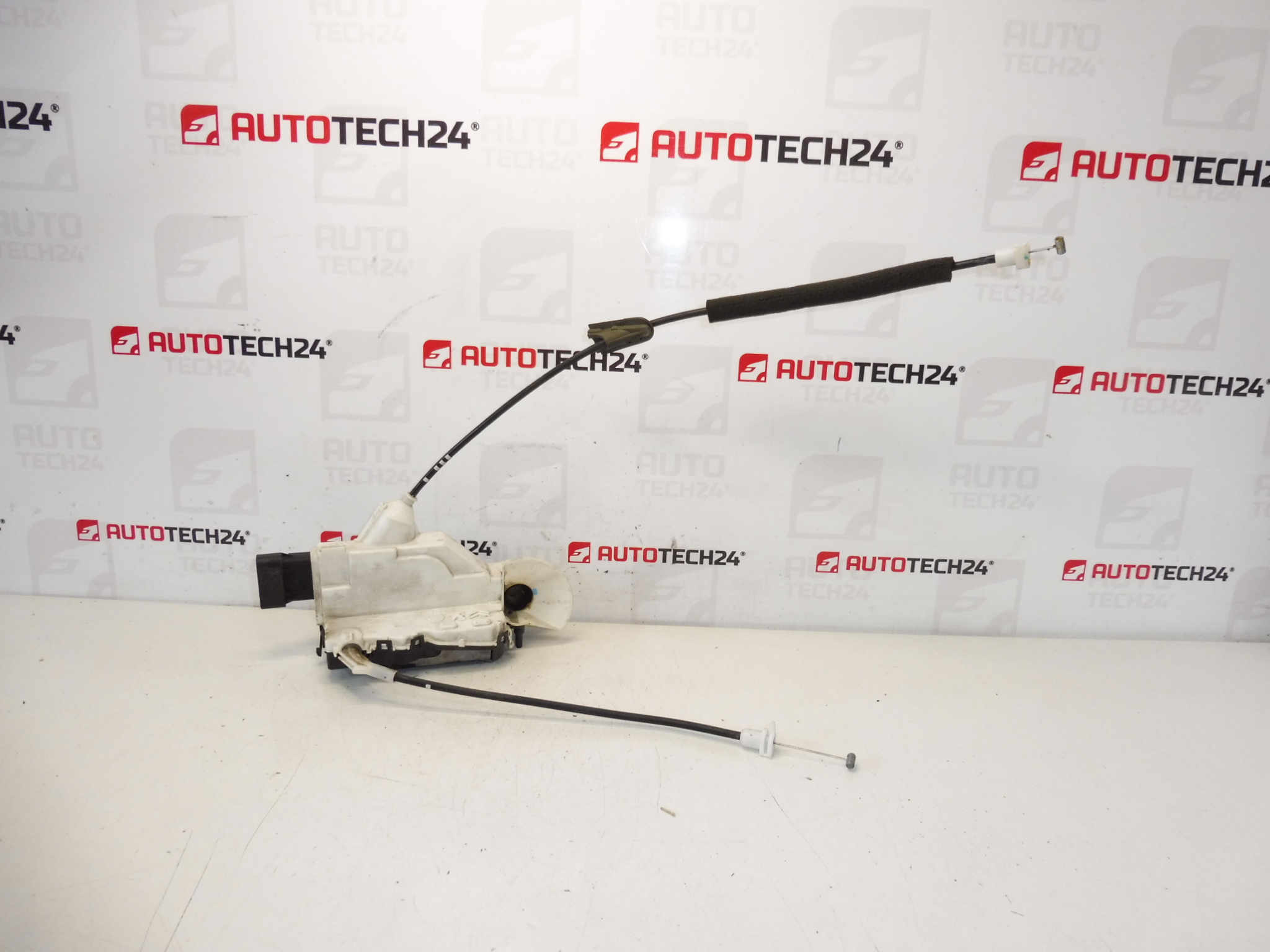 Fechadura porta motorista Citroën C3 II A51 9800624480