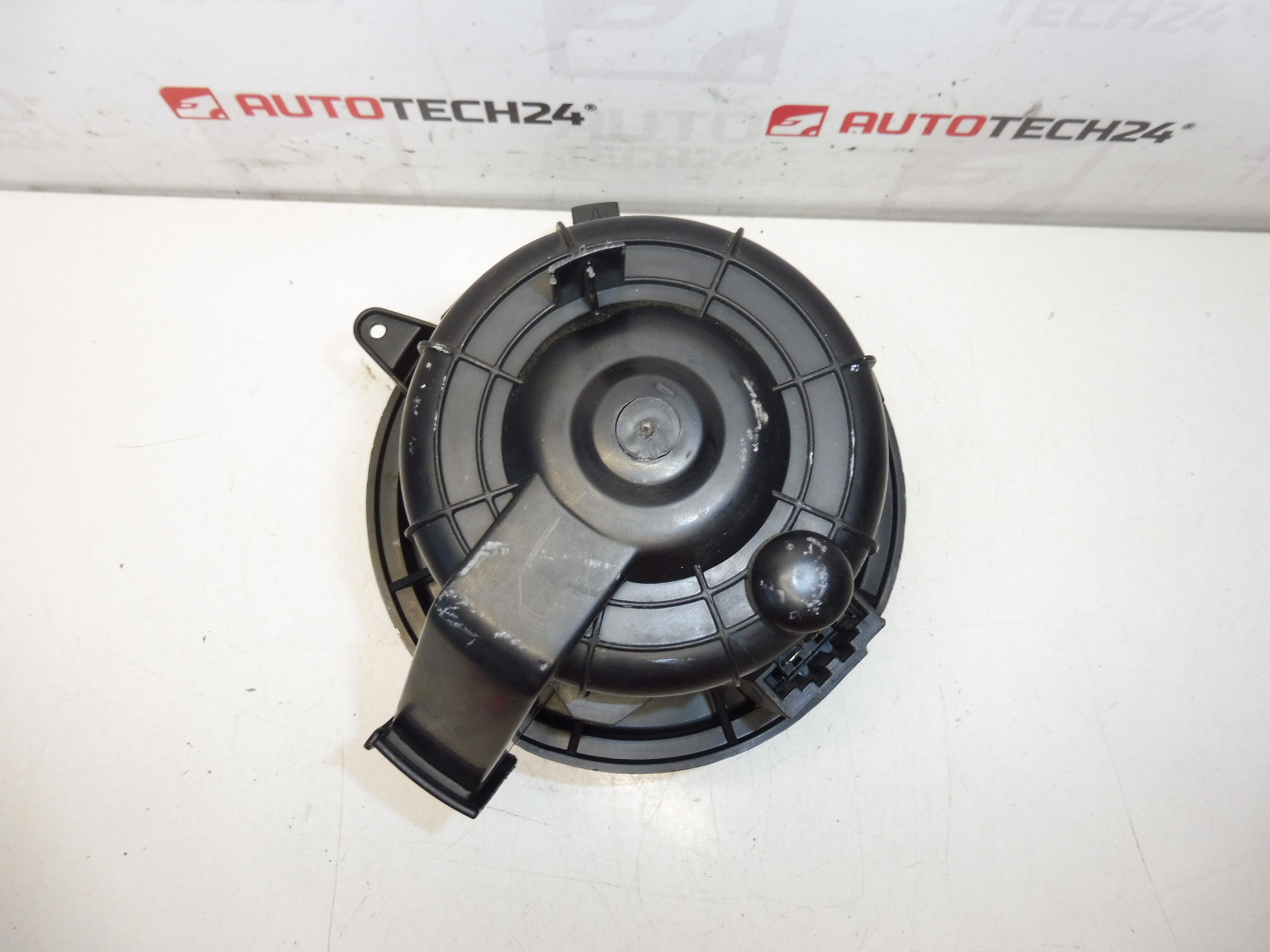 Ventoinha do aquecedor Valeo Citroën Peugeot T4190001 6441CR - Image 2