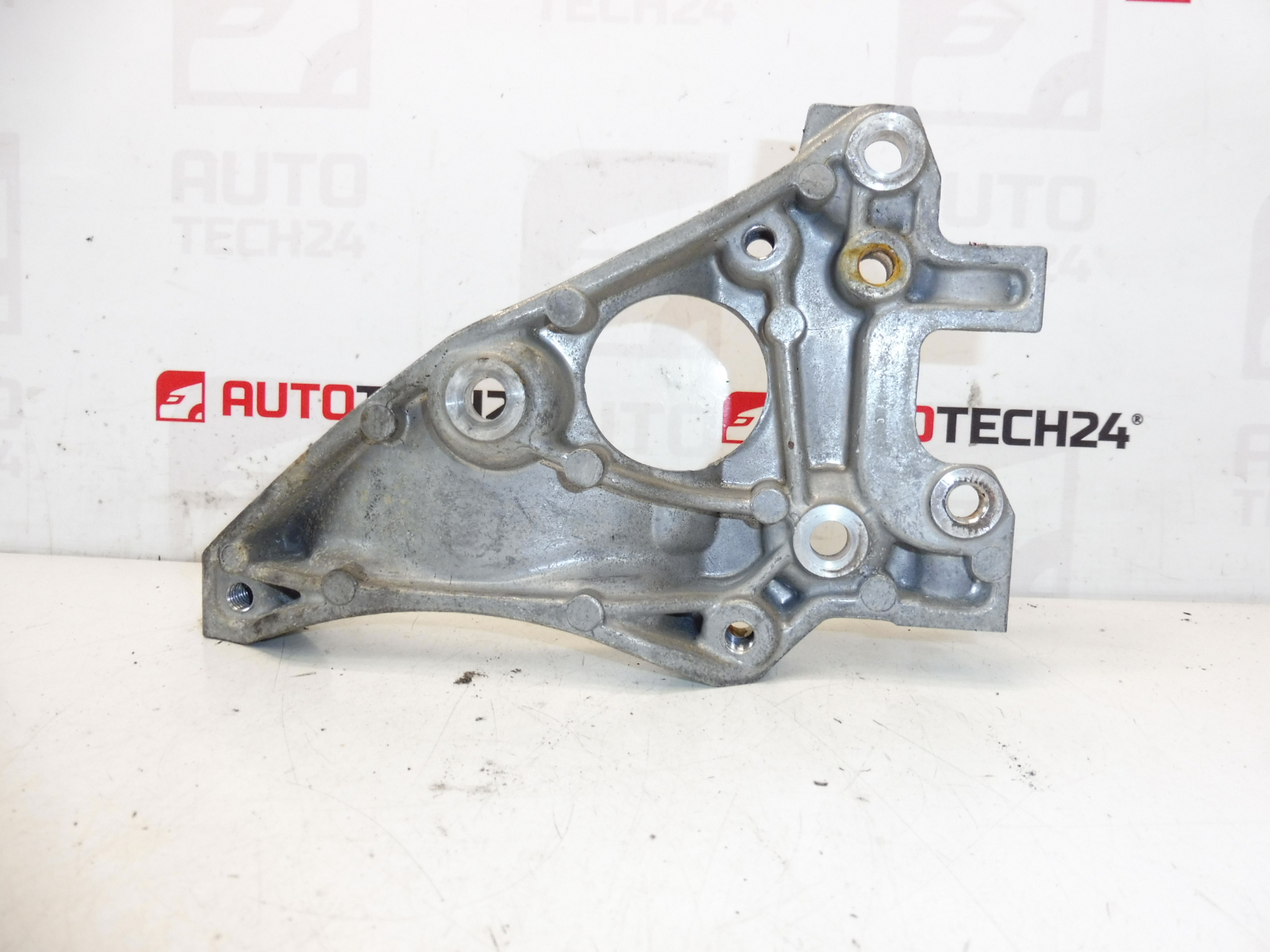 Suporte do compressor de ar condicionado Citroën Peugeot 1.6 eHDI 9672950980 6453NS