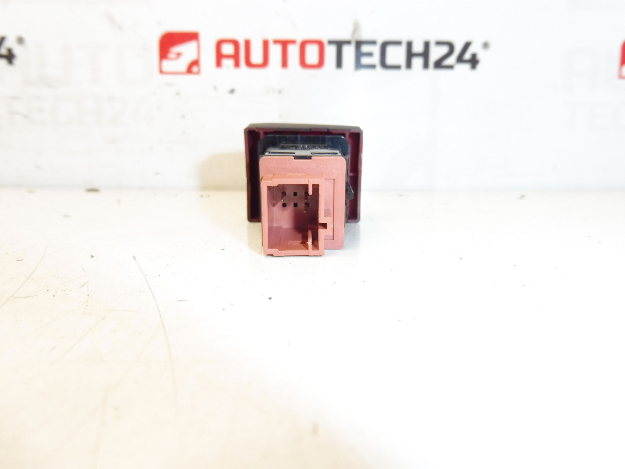 Interruptor das Luzes de Emergência Peugeot 3008 5008 96652440ZD - Image 2