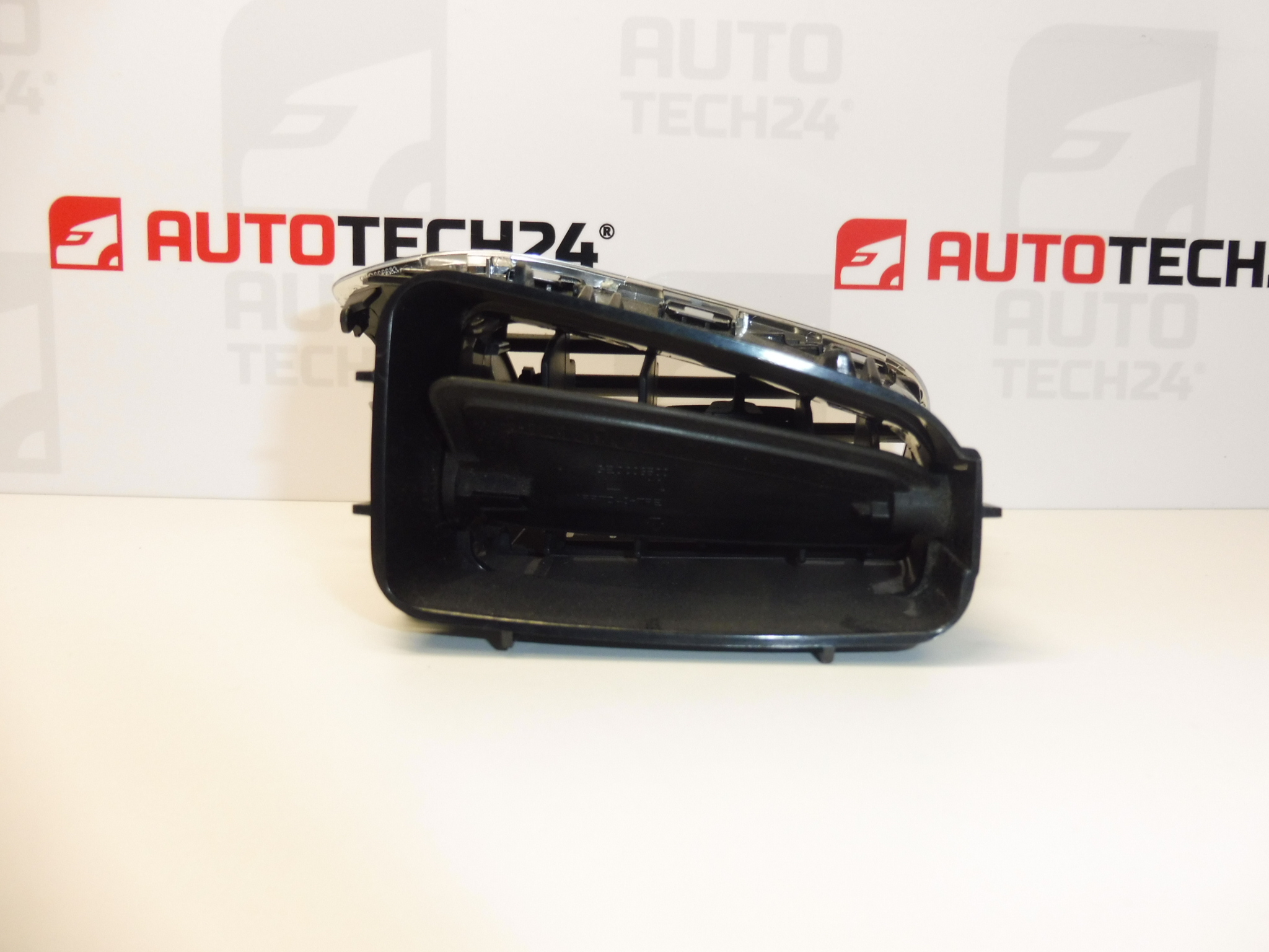 Grade de ventilação esquerda Citroen C4 II B7 e DS4 9671332377 8247S2 - Image 2